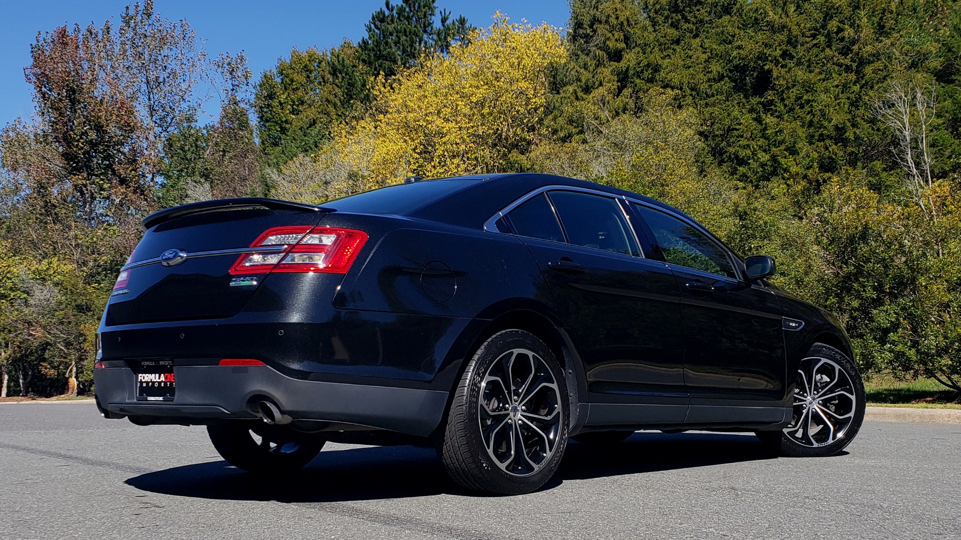 Used 2015 Ford TAURUS SHO 3.5L ECOBOOST V6 / NAV / SUNROOF / HTD STS / BSM / REARVIEW for sale Sold at Formula Imports in Charlotte NC 28227 8