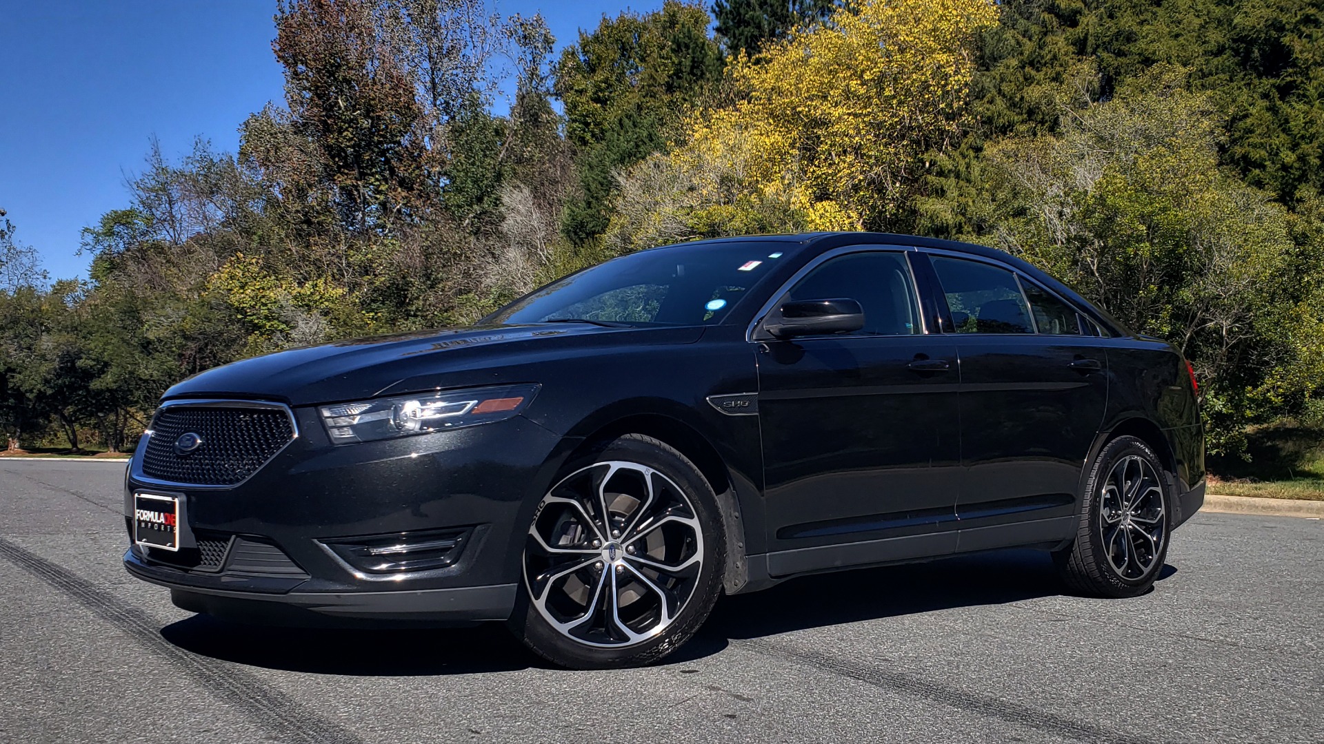 Used 2015 Ford TAURUS SHO 3.5L ECOBOOST V6 / NAV / SUNROOF / HTD STS / BSM / REARVIEW for sale Sold at Formula Imports in Charlotte NC 28227 1