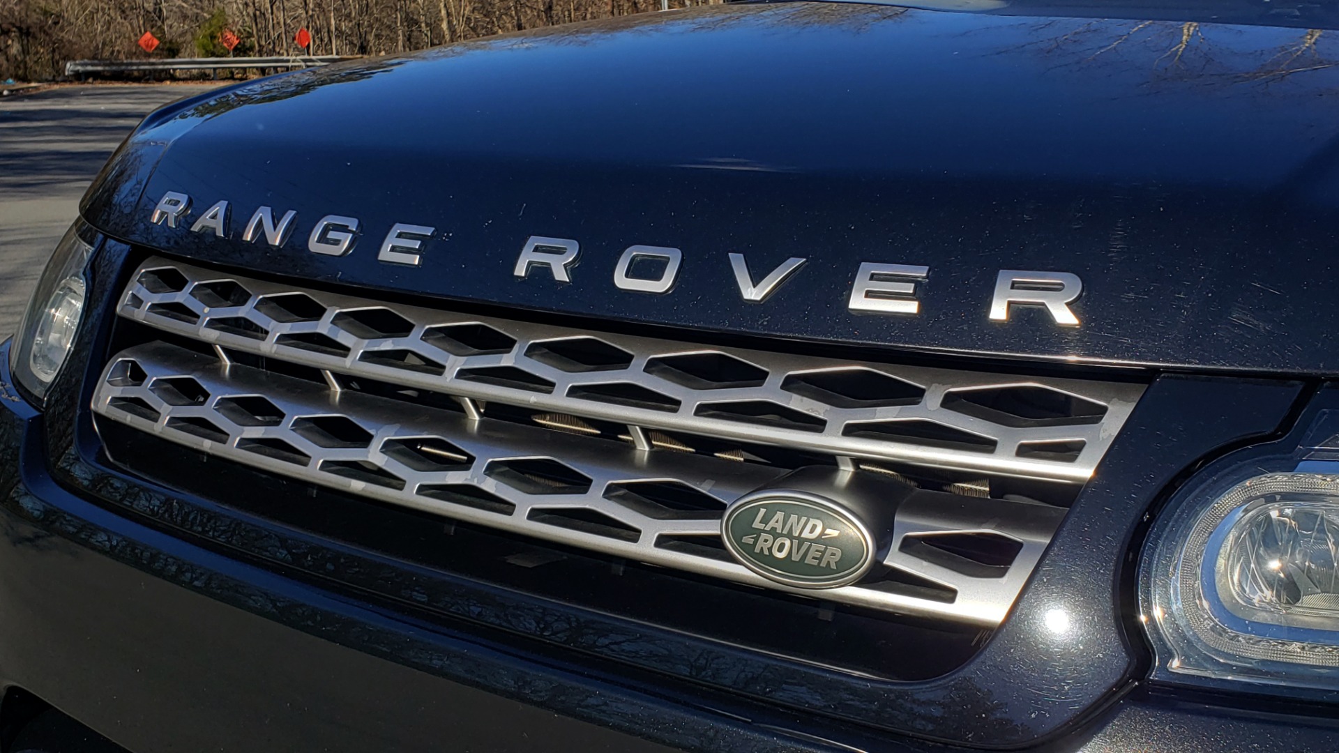 Used 2015 Land Rover RANGE ROVER SPORT HSE / 3.0L SC V6 / 8-SPD AUTO / NAV / PANO-ROOF / REARVIEW for sale Sold at Formula Imports in Charlotte NC 28227 27