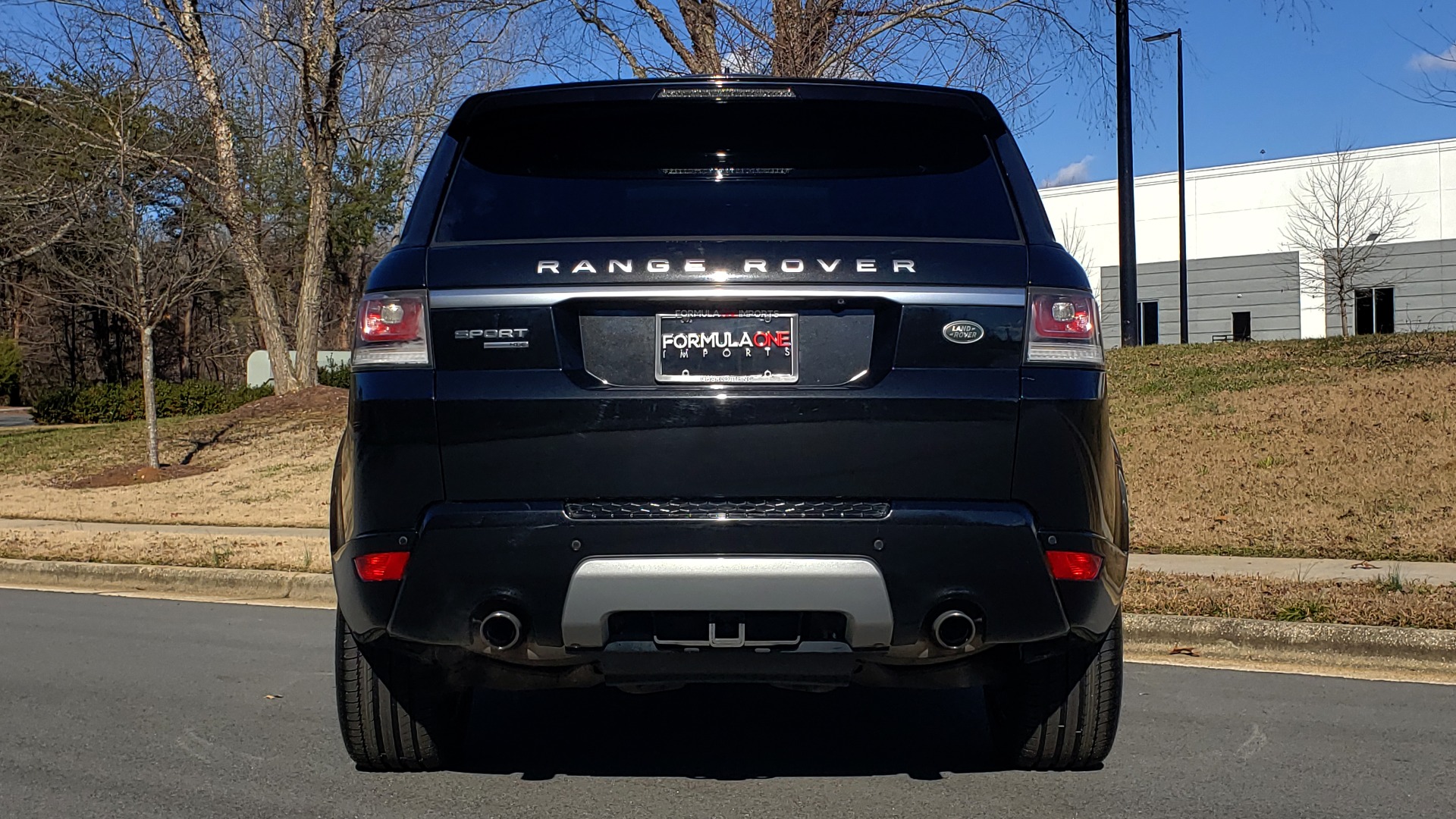 Used 2015 Land Rover RANGE ROVER SPORT HSE / 3.0L SC V6 / 8-SPD AUTO / NAV / PANO-ROOF / REARVIEW for sale Sold at Formula Imports in Charlotte NC 28227 33