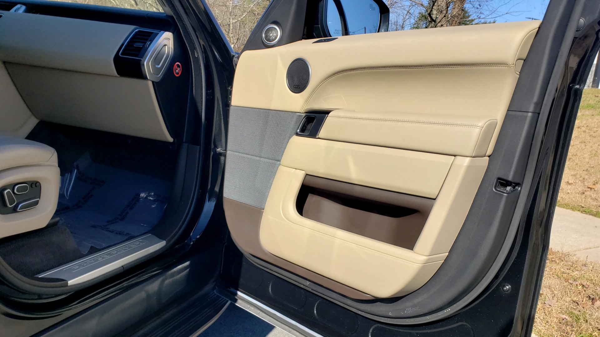 Used 2015 Land Rover RANGE ROVER SPORT HSE / 3.0L SC V6 / 8-SPD AUTO / NAV / PANO-ROOF / REARVIEW for sale Sold at Formula Imports in Charlotte NC 28227 72