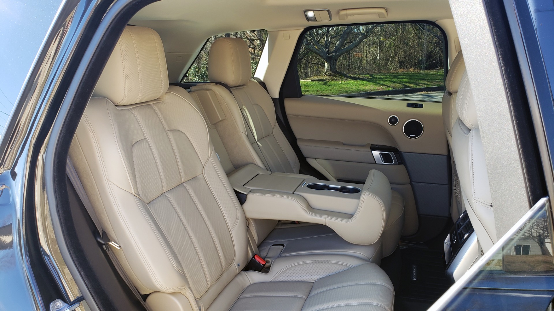 Used 2015 Land Rover RANGE ROVER SPORT HSE / 3.0L SC V6 / 8-SPD AUTO / NAV / PANO-ROOF / REARVIEW for sale Sold at Formula Imports in Charlotte NC 28227 80