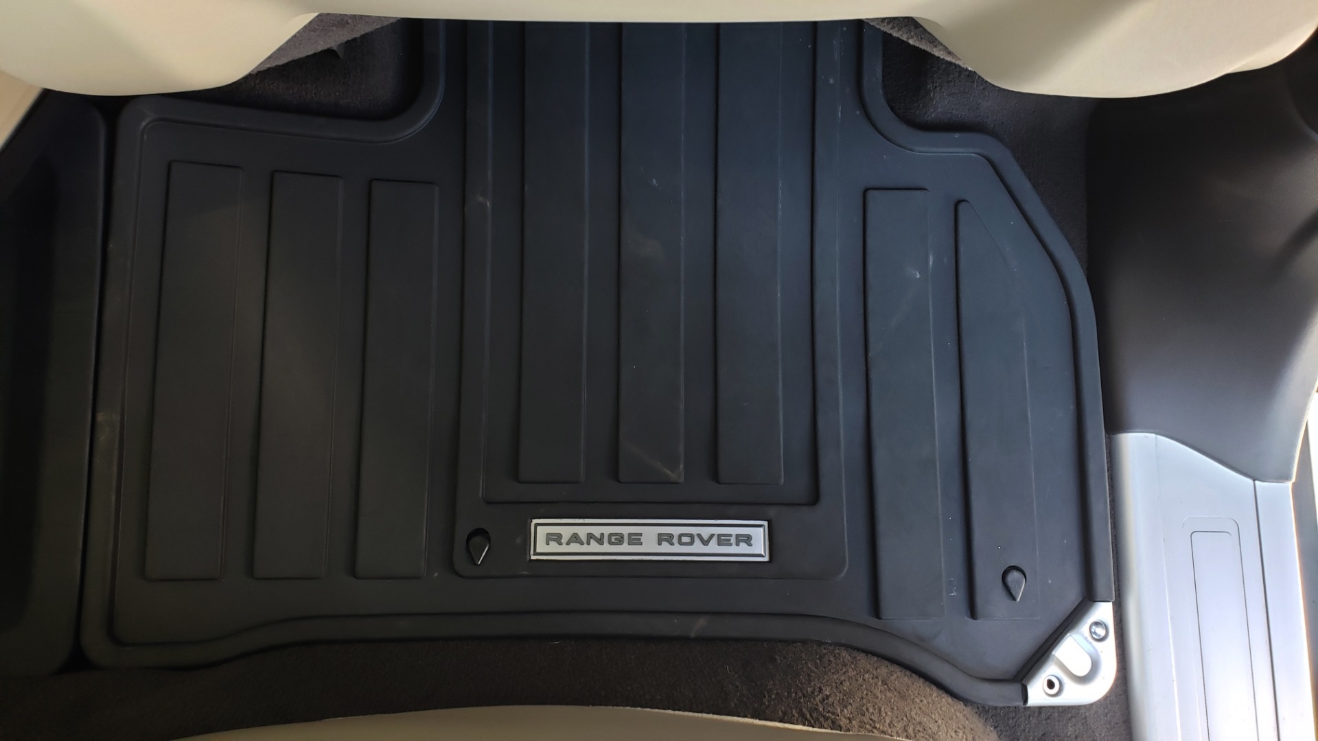 Used 2015 Land Rover RANGE ROVER SPORT HSE / 3.0L SC V6 / 8-SPD AUTO / NAV / PANO-ROOF / REARVIEW for sale Sold at Formula Imports in Charlotte NC 28227 83
