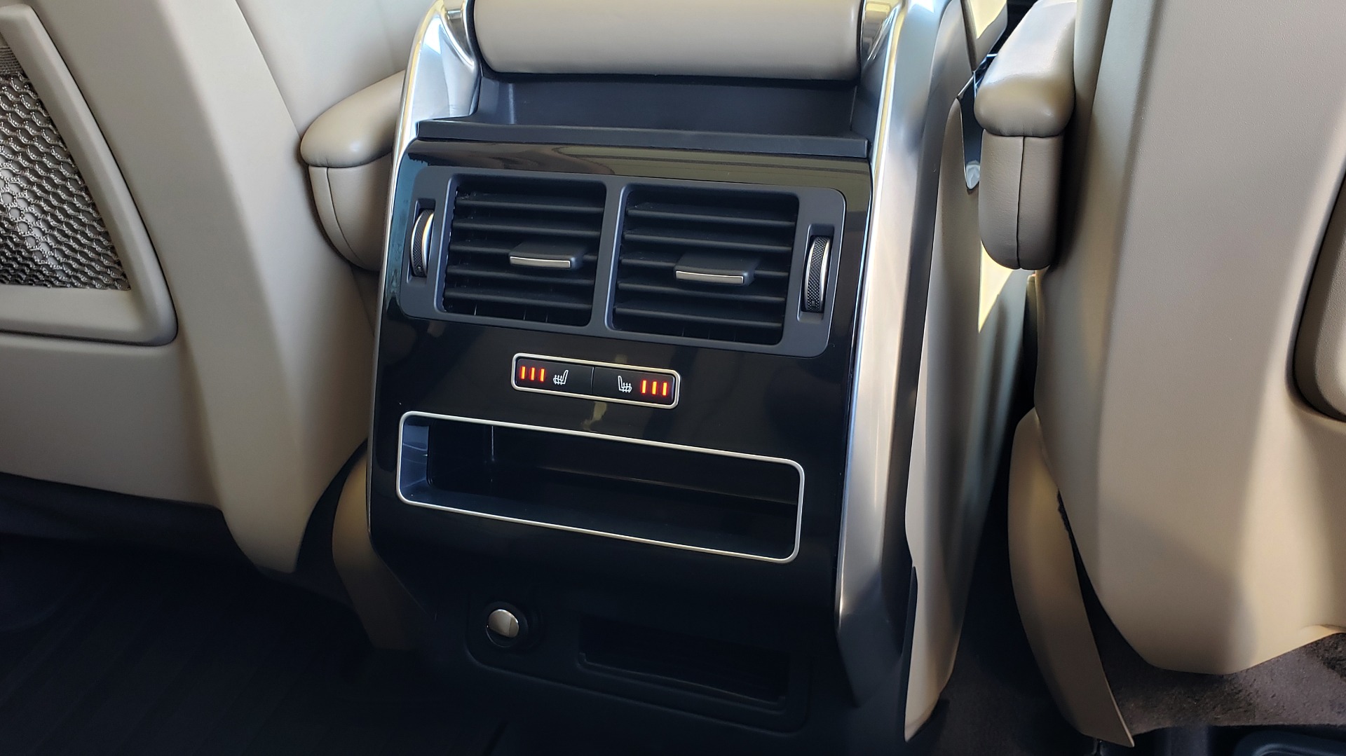 Used 2015 Land Rover RANGE ROVER SPORT HSE / 3.0L SC V6 / 8-SPD AUTO / NAV / PANO-ROOF / REARVIEW for sale Sold at Formula Imports in Charlotte NC 28227 85