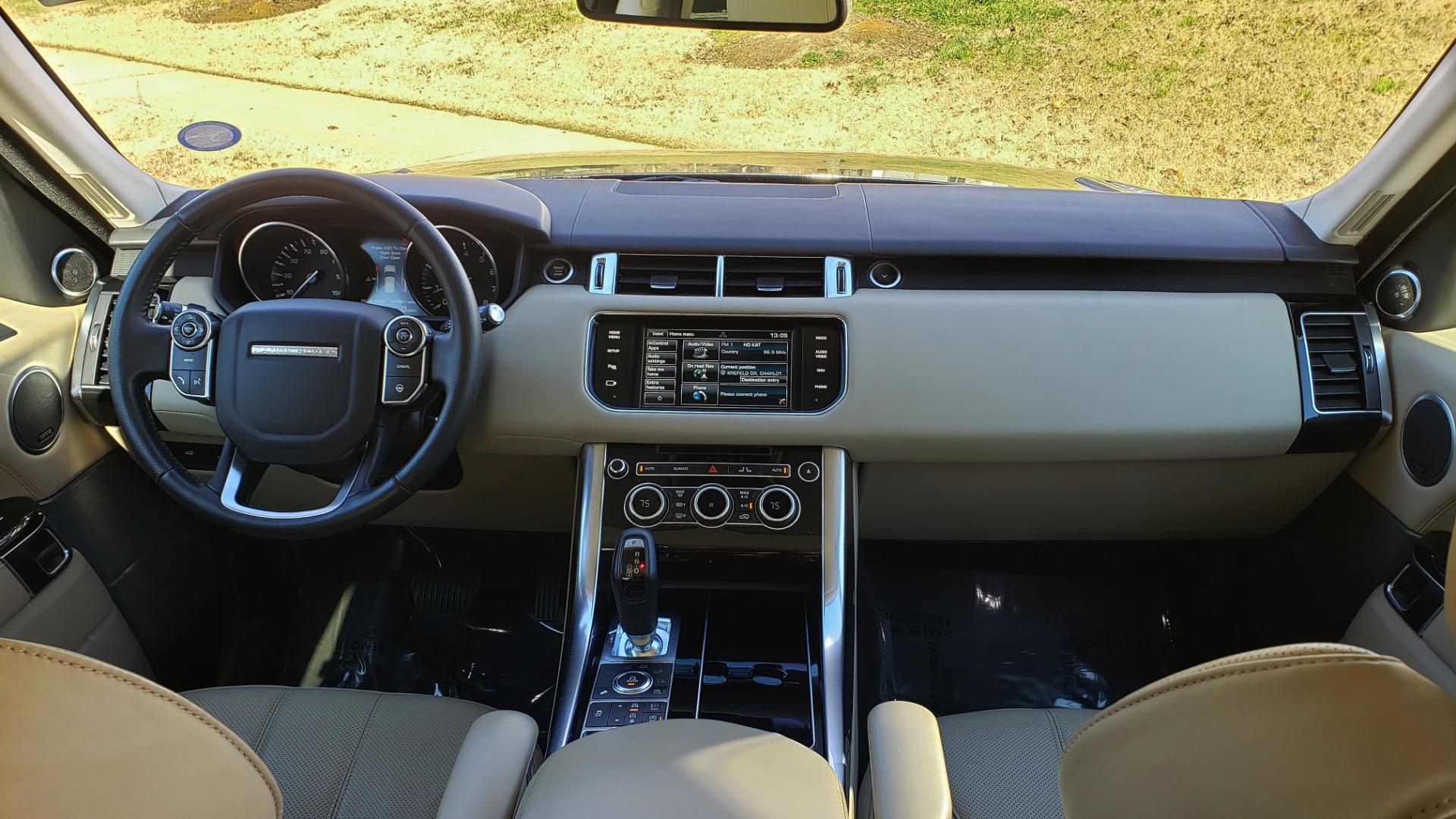 Used 2015 Land Rover RANGE ROVER SPORT HSE / 3.0L SC V6 / 8-SPD AUTO / NAV / PANO-ROOF / REARVIEW for sale Sold at Formula Imports in Charlotte NC 28227 86
