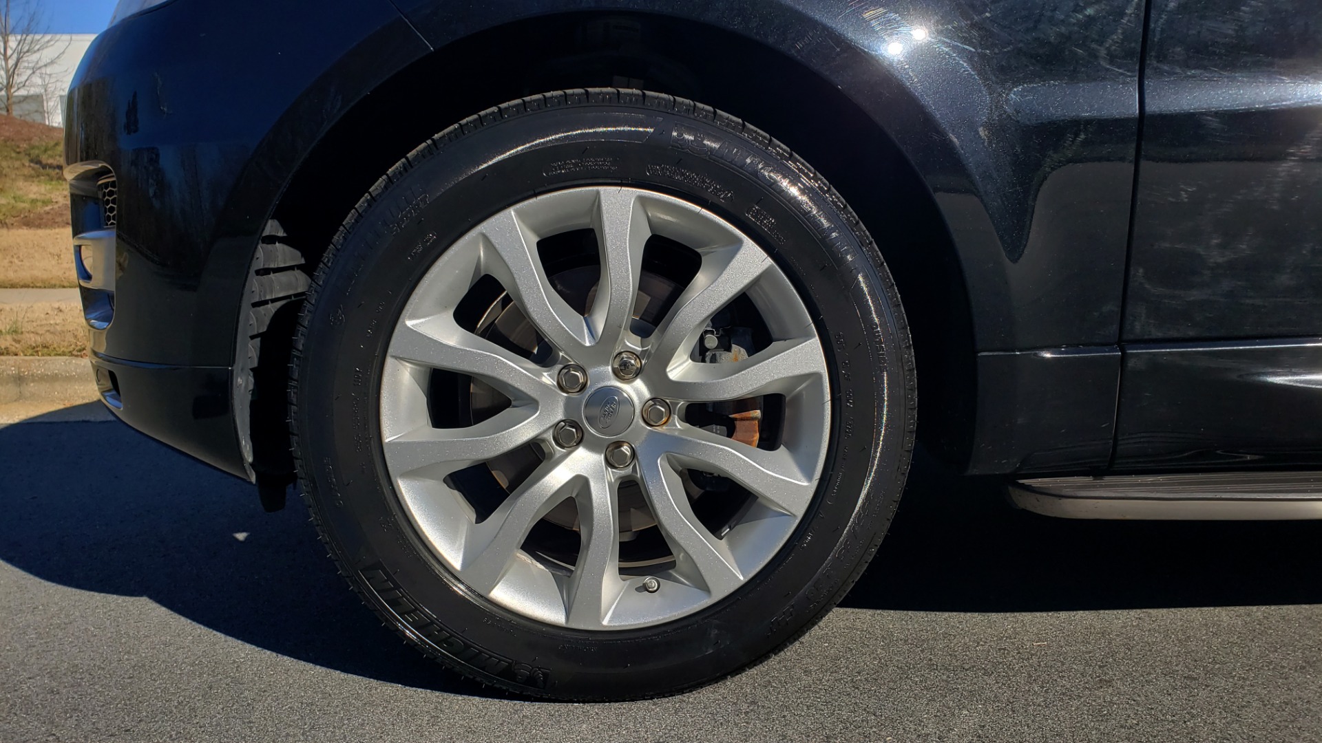 Used 2015 Land Rover RANGE ROVER SPORT HSE / 3.0L SC V6 / 8-SPD AUTO / NAV / PANO-ROOF / REARVIEW for sale Sold at Formula Imports in Charlotte NC 28227 88
