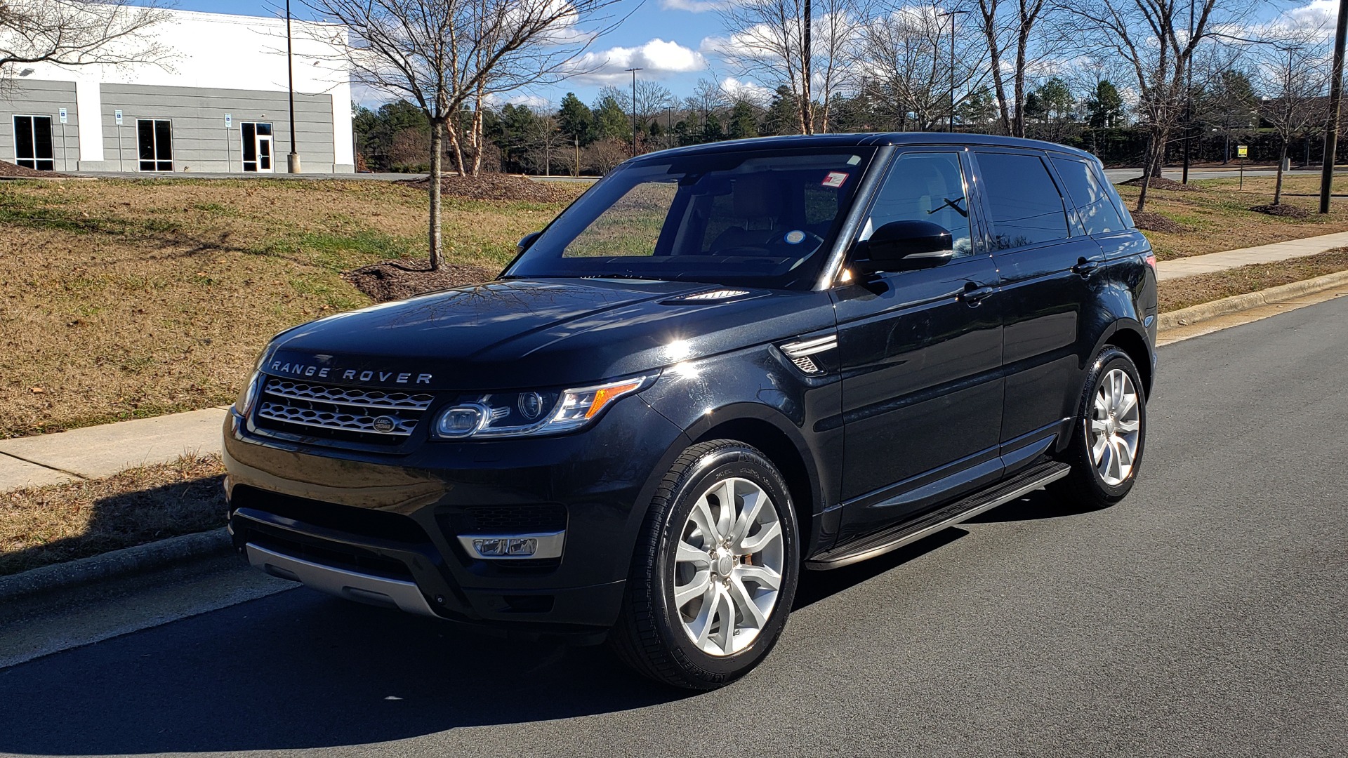 Used 2015 Land Rover RANGE ROVER SPORT HSE / 3.0L SC V6 / 8-SPD AUTO / NAV / PANO-ROOF / REARVIEW for sale Sold at Formula Imports in Charlotte NC 28227 1