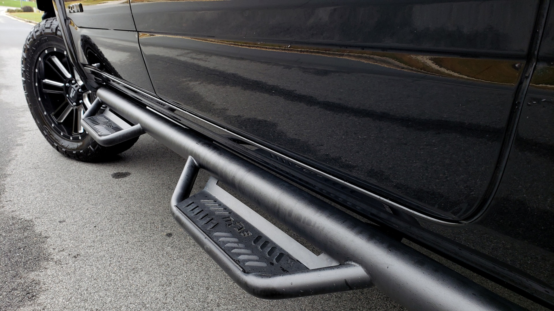 Used 2019 Ram 1500 LARAMIE SPORT / 2WD / 5.7L HEMI / NAV / BLIND SPOT / HTD STS / REARVIEW for sale Sold at Formula Imports in Charlotte NC 28227 12