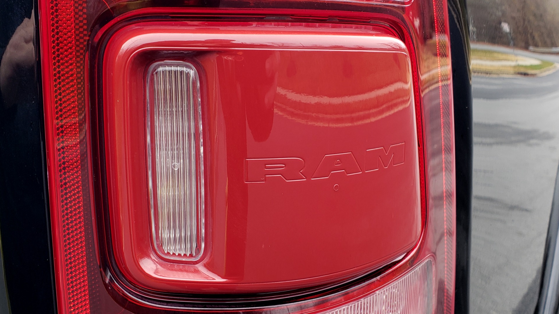 Used 2019 Ram 1500 LARAMIE SPORT / 2WD / 5.7L HEMI / NAV / BLIND SPOT / HTD STS / REARVIEW for sale Sold at Formula Imports in Charlotte NC 28227 32