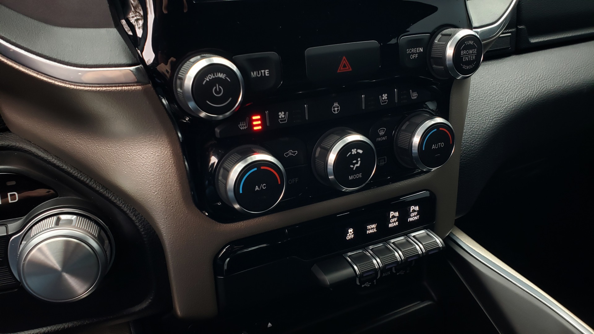Used 2019 Ram 1500 LARAMIE SPORT / 2WD / 5.7L HEMI / NAV / BLIND SPOT / HTD STS / REARVIEW for sale Sold at Formula Imports in Charlotte NC 28227 59