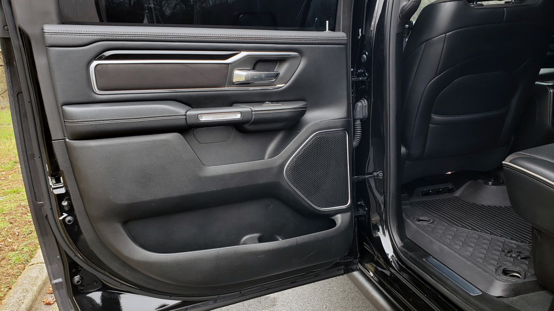 Used 2019 Ram 1500 LARAMIE SPORT / 2WD / 5.7L HEMI / NAV / BLIND SPOT / HTD STS / REARVIEW for sale Sold at Formula Imports in Charlotte NC 28227 71