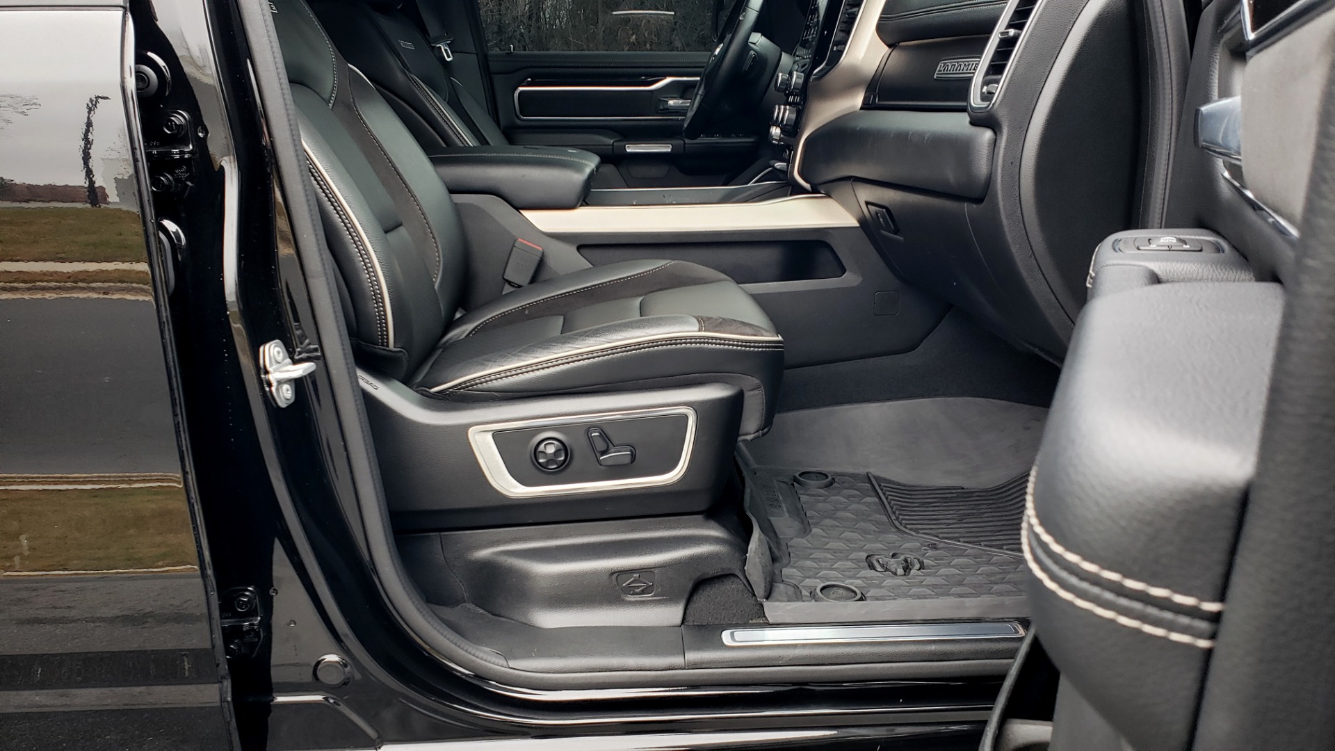 Used 2019 Ram 1500 LARAMIE SPORT / 2WD / 5.7L HEMI / NAV / BLIND SPOT / HTD STS / REARVIEW for sale Sold at Formula Imports in Charlotte NC 28227 82