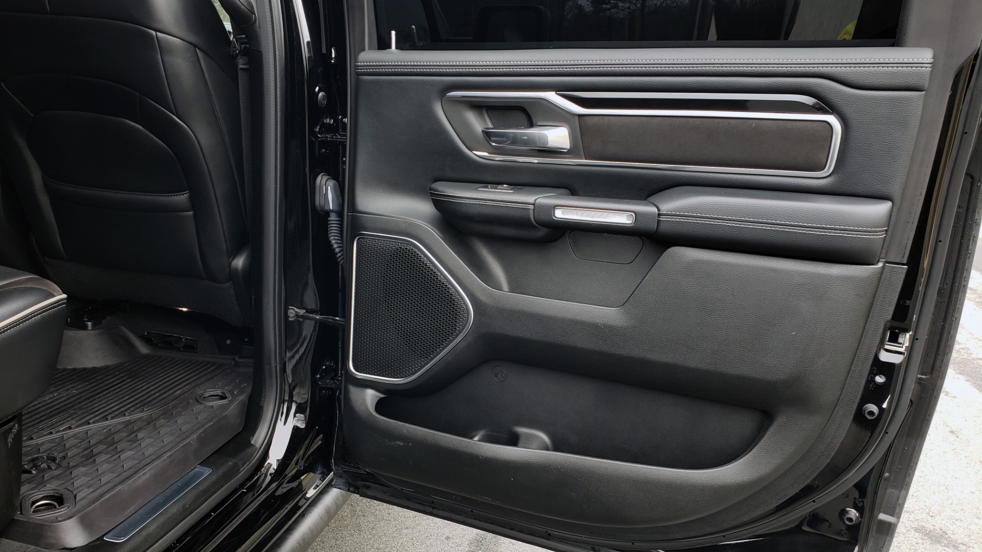 Used 2019 Ram 1500 LARAMIE SPORT / 2WD / 5.7L HEMI / NAV / BLIND SPOT / HTD STS / REARVIEW for sale Sold at Formula Imports in Charlotte NC 28227 86