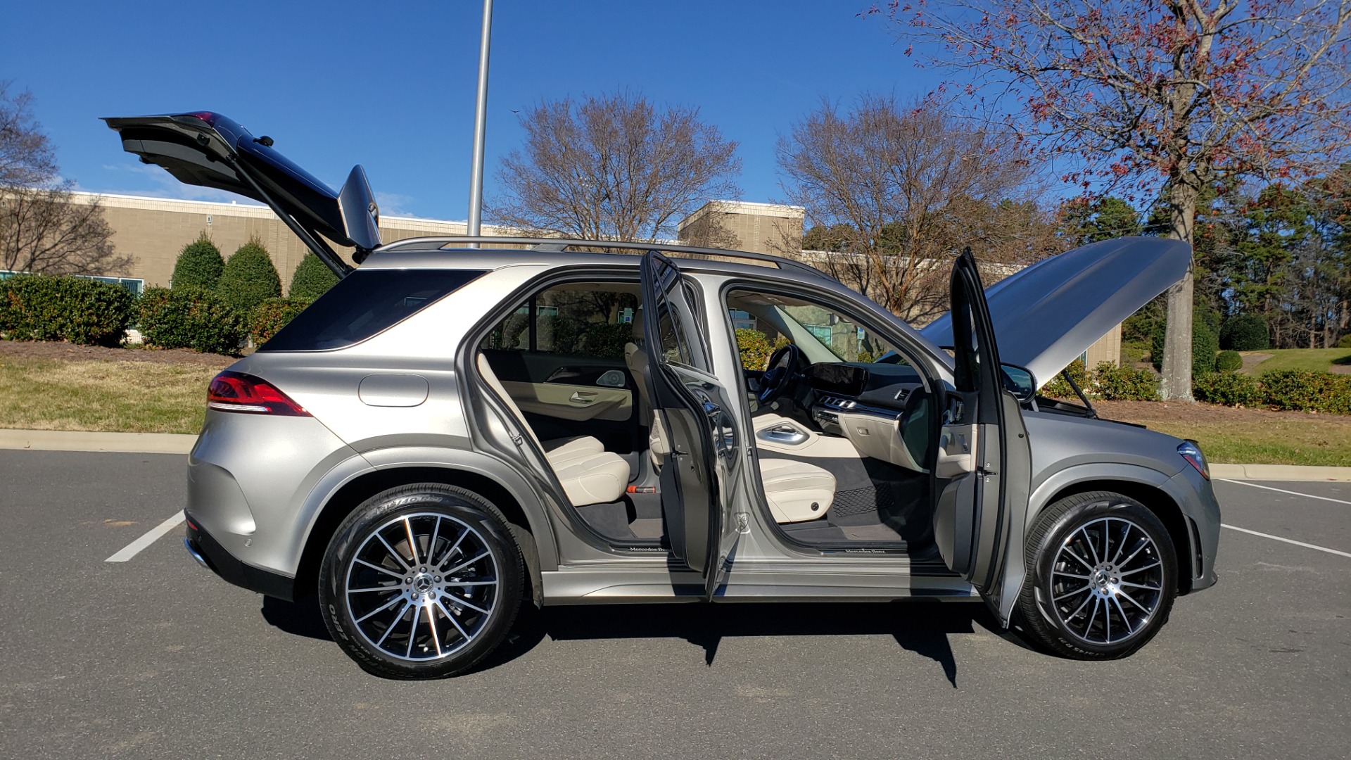 Used 2020 Mercedes-Benz GLE 350 PREMIUM / NAV / PARK ASST / NIGHT PKG / AMG LINE EXT / REARVIEW for sale Sold at Formula Imports in Charlotte NC 28227 17