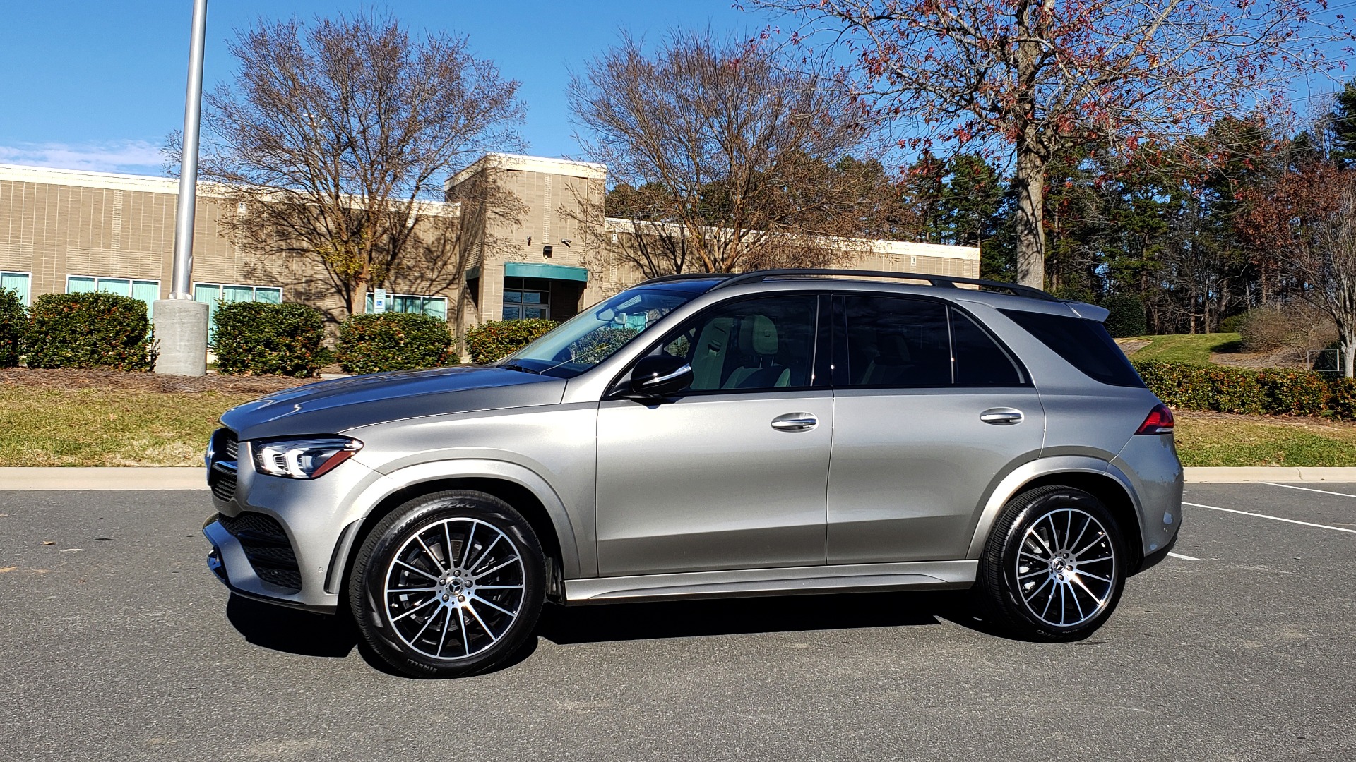 Used 2020 Mercedes-Benz GLE 350 PREMIUM / NAV / PARK ASST / NIGHT PKG / AMG LINE EXT / REARVIEW for sale Sold at Formula Imports in Charlotte NC 28227 3