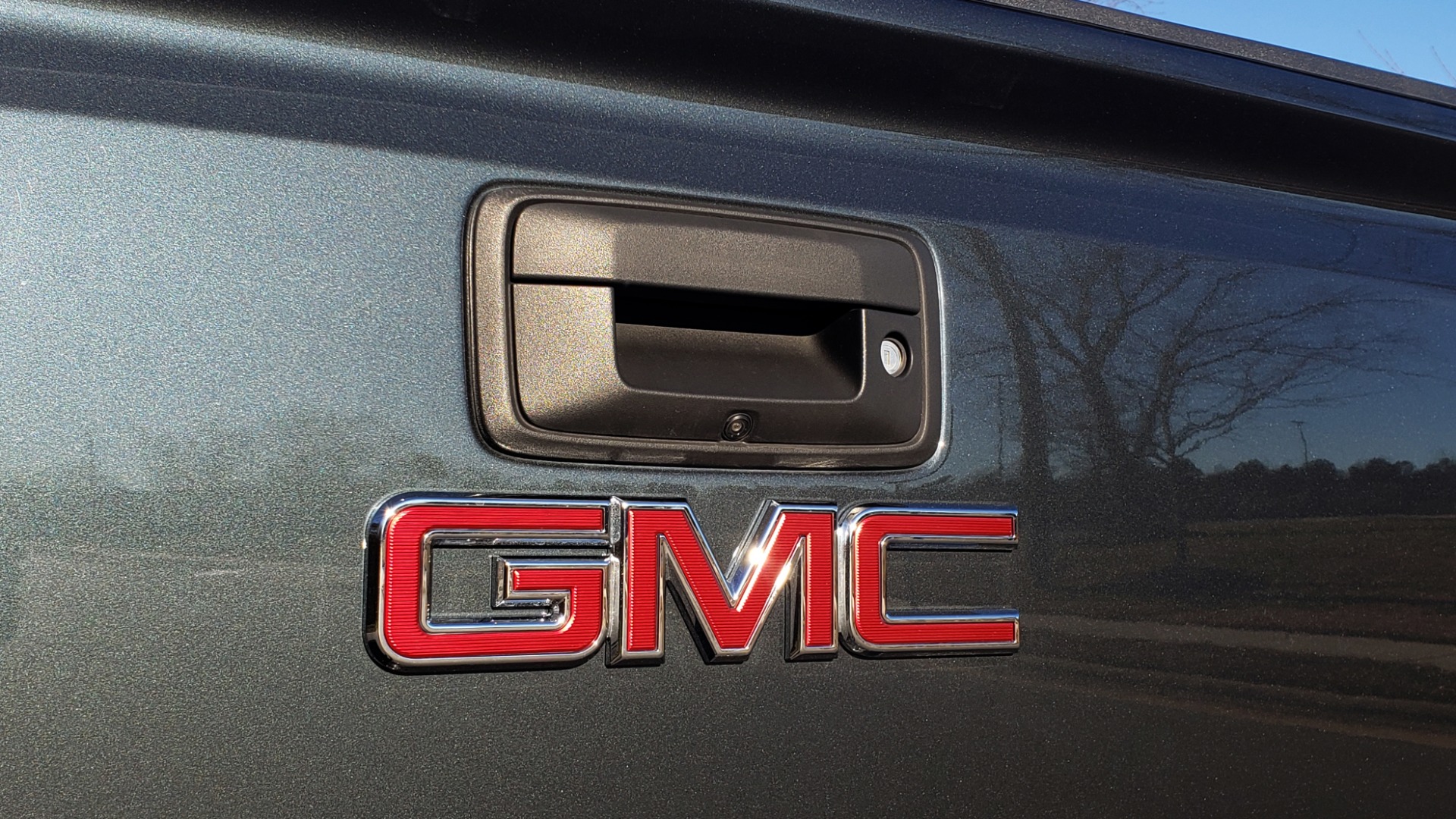 Used 2018 GMC SIERRA 3500HD DENALI 4X4 DUALLY / 6.6L DURAMAX PLUS / NAV / SUNROOF / REARVIEW for sale Sold at Formula Imports in Charlotte NC 28227 21