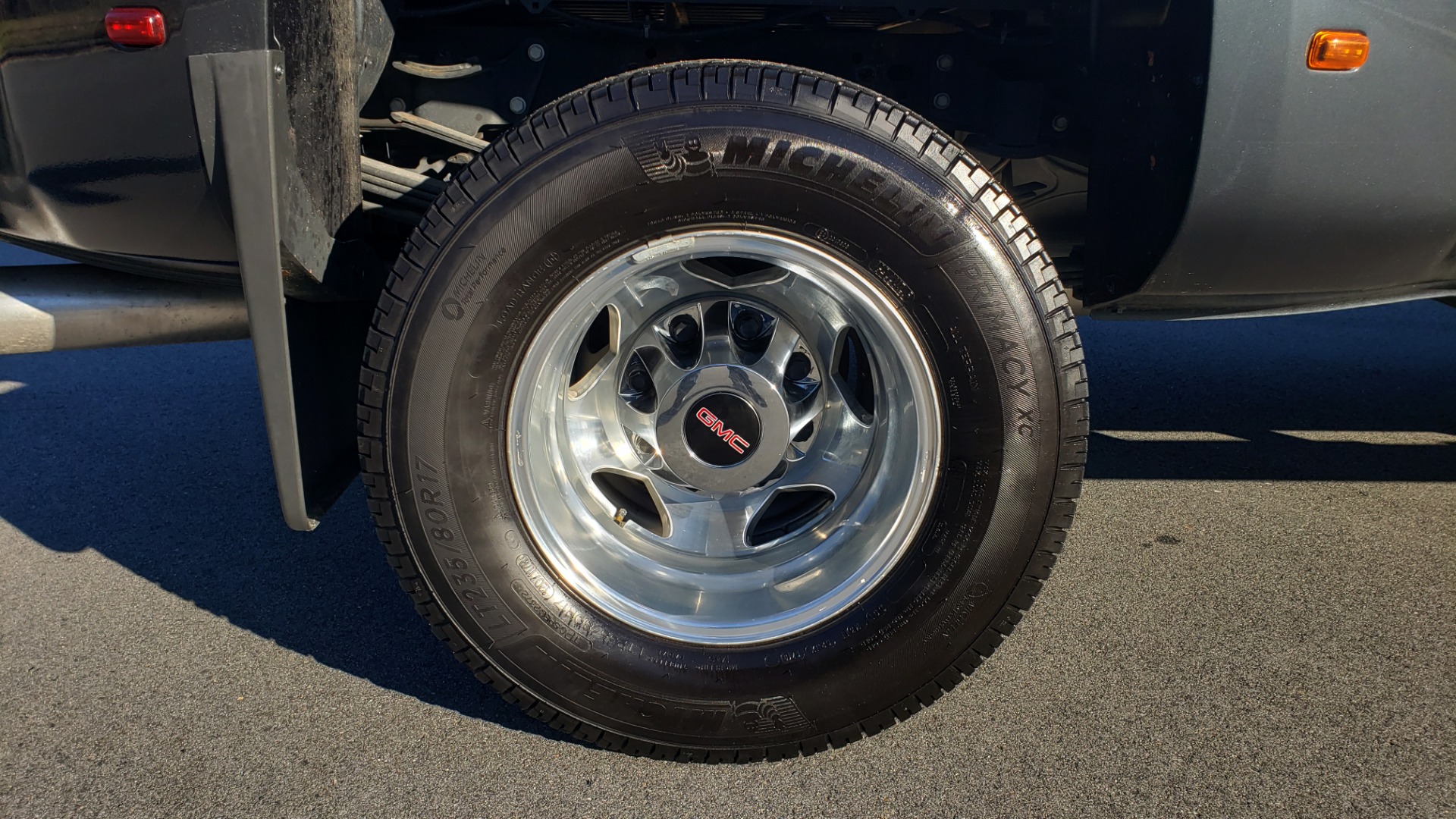 Used 2018 GMC SIERRA 3500HD DENALI 4X4 DUALLY / 6.6L DURAMAX PLUS / NAV / SUNROOF / REARVIEW for sale Sold at Formula Imports in Charlotte NC 28227 30