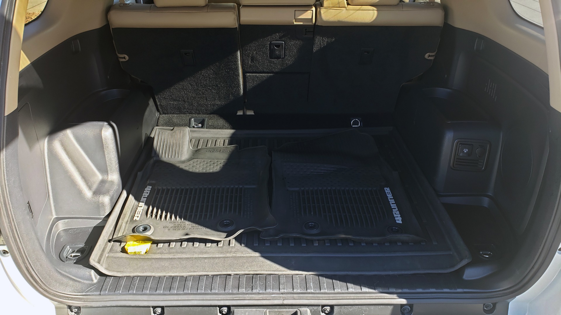 Used 2018 Toyota 4RUNNER LIMITED 4X4 / 4.0L V6 / AUTO / NAV / SUNROOF / JBL AUDIO / REARVIEW for sale Sold at Formula Imports in Charlotte NC 28227 12