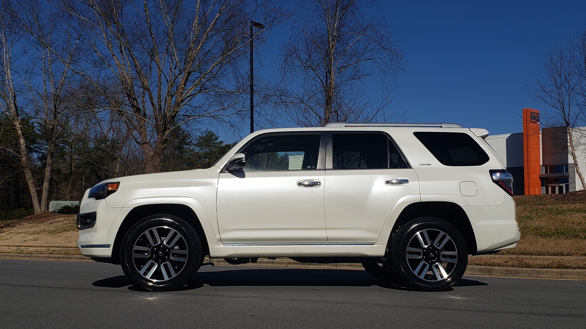 Used 2018 Toyota 4RUNNER LIMITED 4X4 / 4.0L V6 / AUTO / NAV / SUNROOF / JBL AUDIO / REARVIEW for sale Sold at Formula Imports in Charlotte NC 28227 2