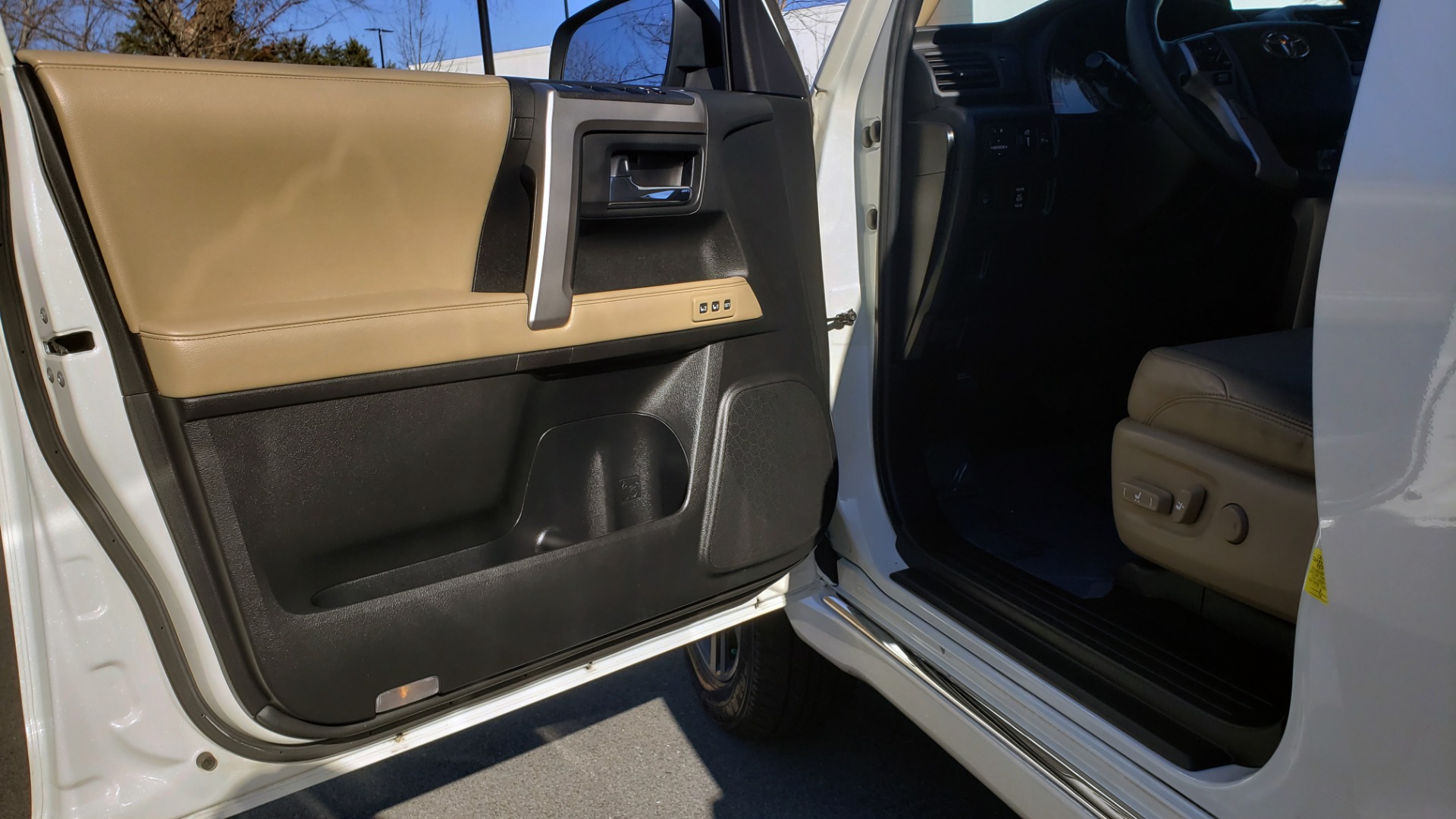 Used 2018 Toyota 4RUNNER LIMITED 4X4 / 4.0L V6 / AUTO / NAV / SUNROOF / JBL AUDIO / REARVIEW for sale Sold at Formula Imports in Charlotte NC 28227 31
