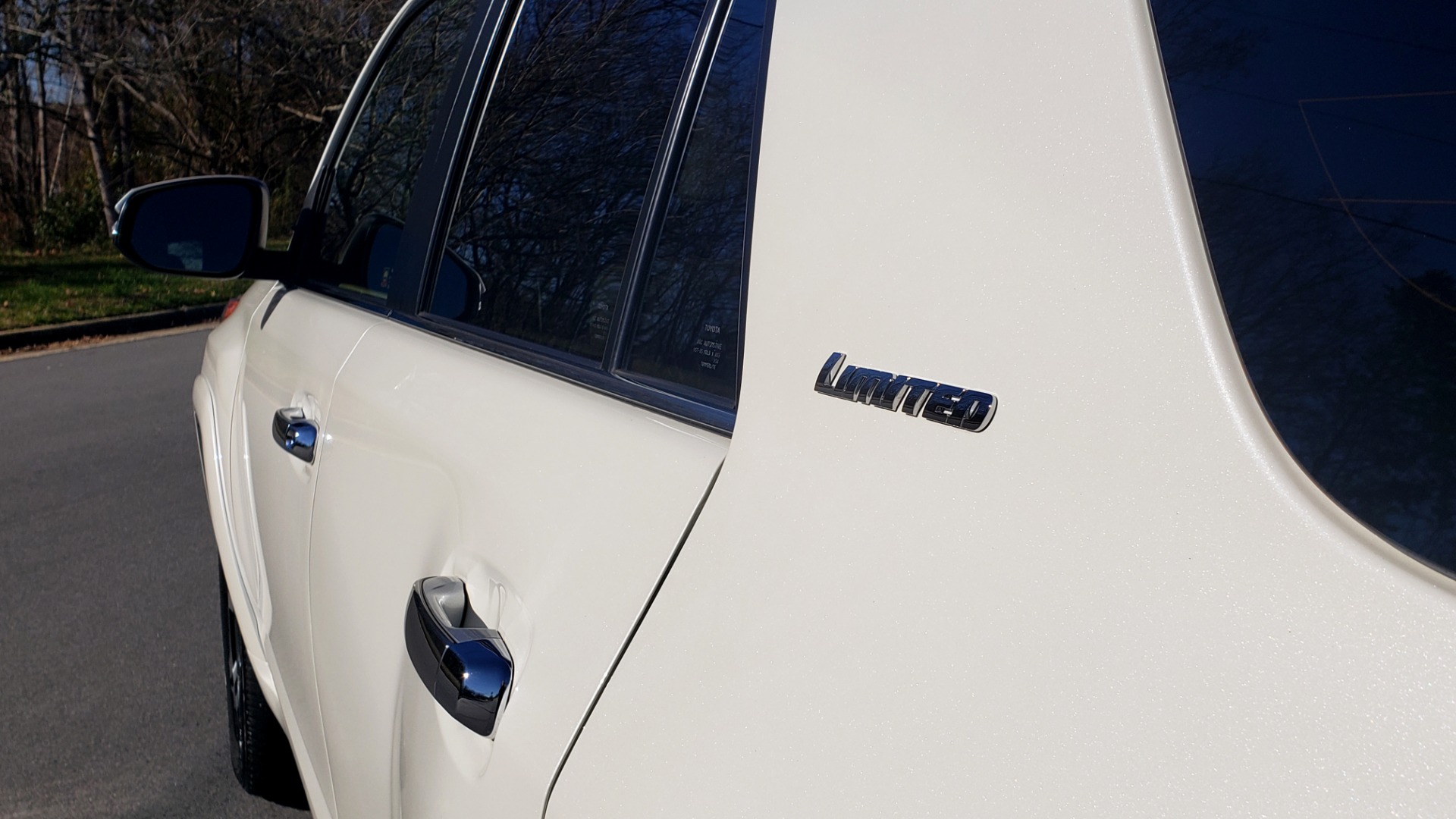 Used 2018 Toyota 4RUNNER LIMITED 4X4 / 4.0L V6 / AUTO / NAV / SUNROOF / JBL AUDIO / REARVIEW for sale Sold at Formula Imports in Charlotte NC 28227 7