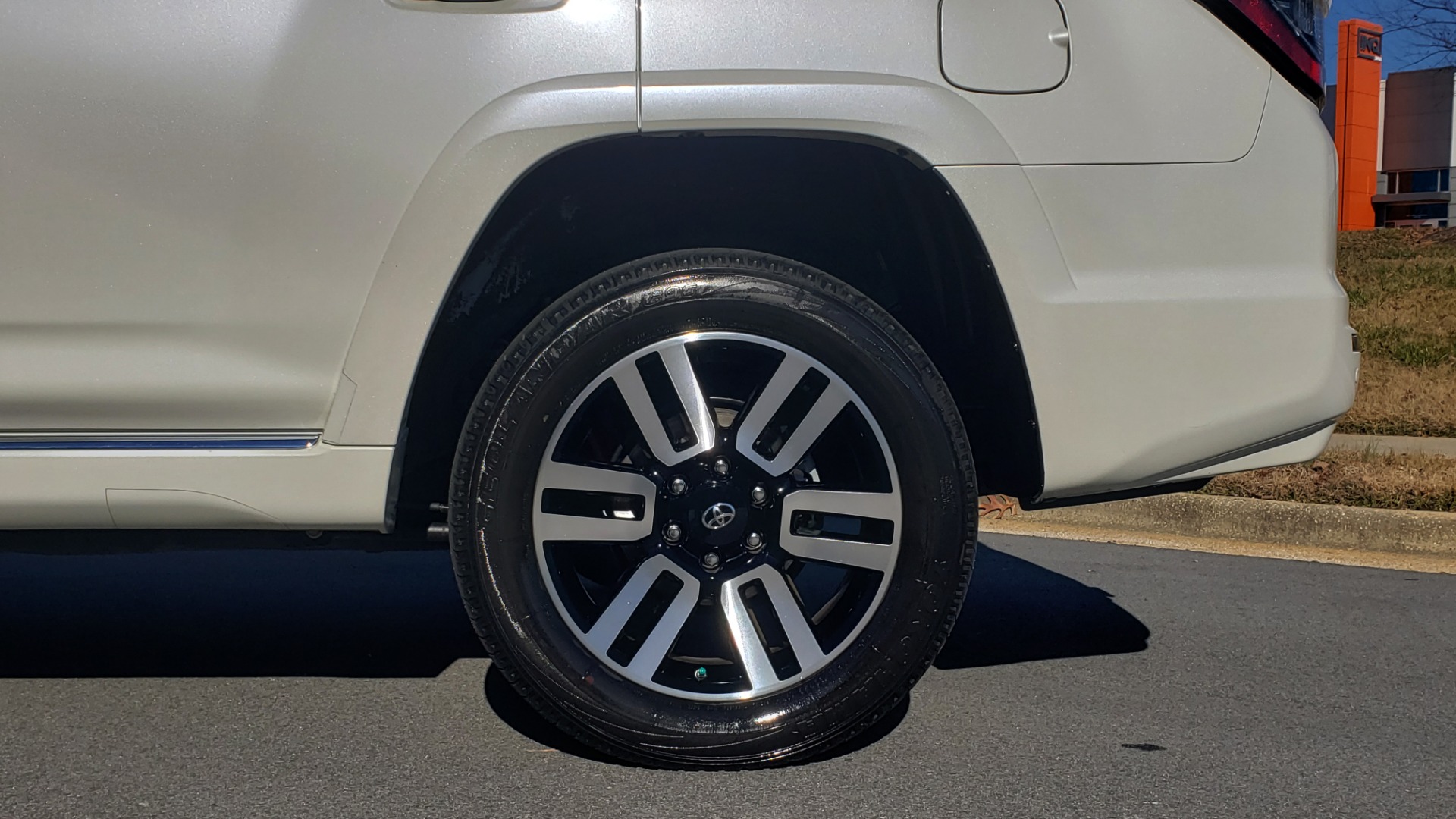 Used 2018 Toyota 4RUNNER LIMITED 4X4 / 4.0L V6 / AUTO / NAV / SUNROOF / JBL AUDIO / REARVIEW for sale Sold at Formula Imports in Charlotte NC 28227 86