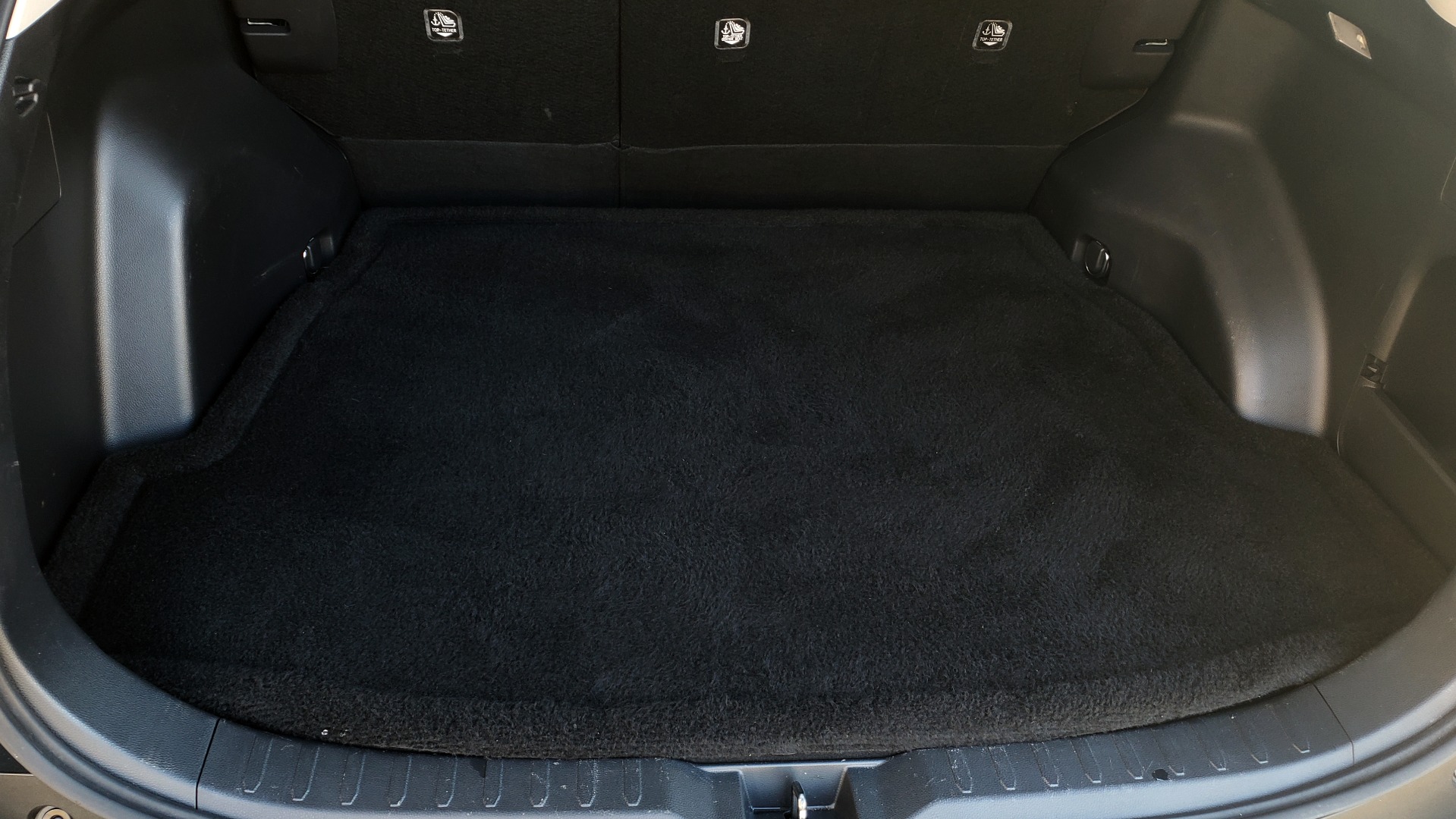 Used 2019 Toyota RAV4 LE / 2.5L I4 / 8-SPEED AUTO / LTA / PCS / RSA / REARVIEW for sale Sold at Formula Imports in Charlotte NC 28227 15