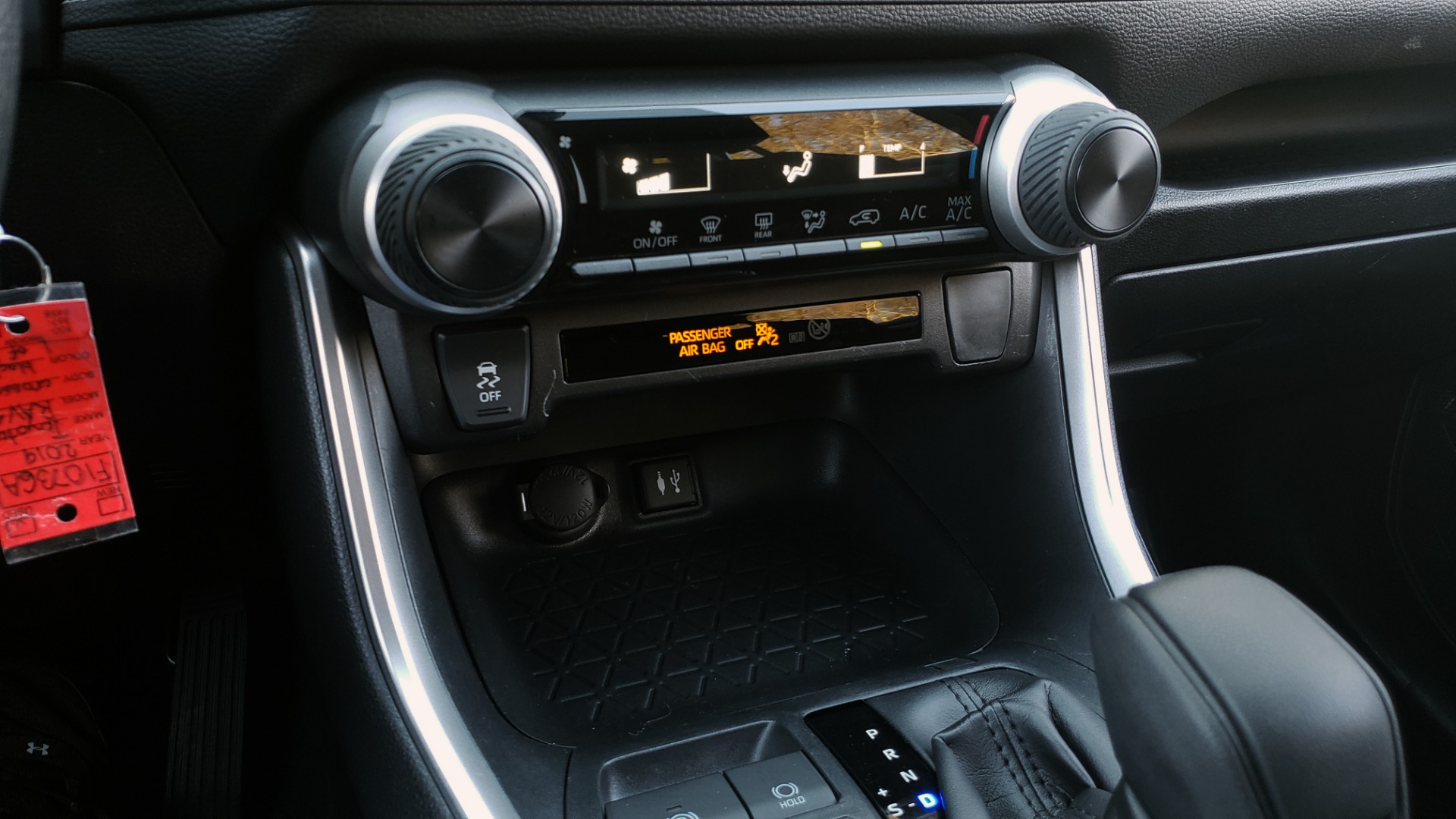 Used 2019 Toyota RAV4 LE / 2.5L I4 / 8-SPEED AUTO / LTA / PCS / RSA / REARVIEW for sale Sold at Formula Imports in Charlotte NC 28227 44