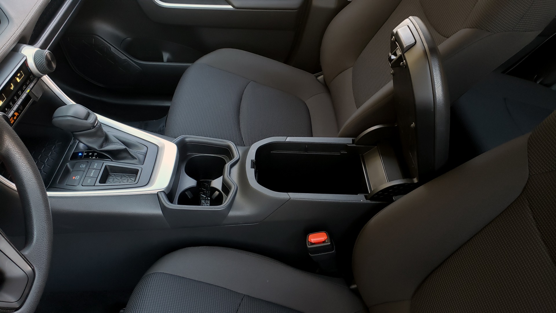 Used 2019 Toyota RAV4 LE / 2.5L I4 / 8-SPEED AUTO / LTA / PCS / RSA / REARVIEW for sale Sold at Formula Imports in Charlotte NC 28227 52