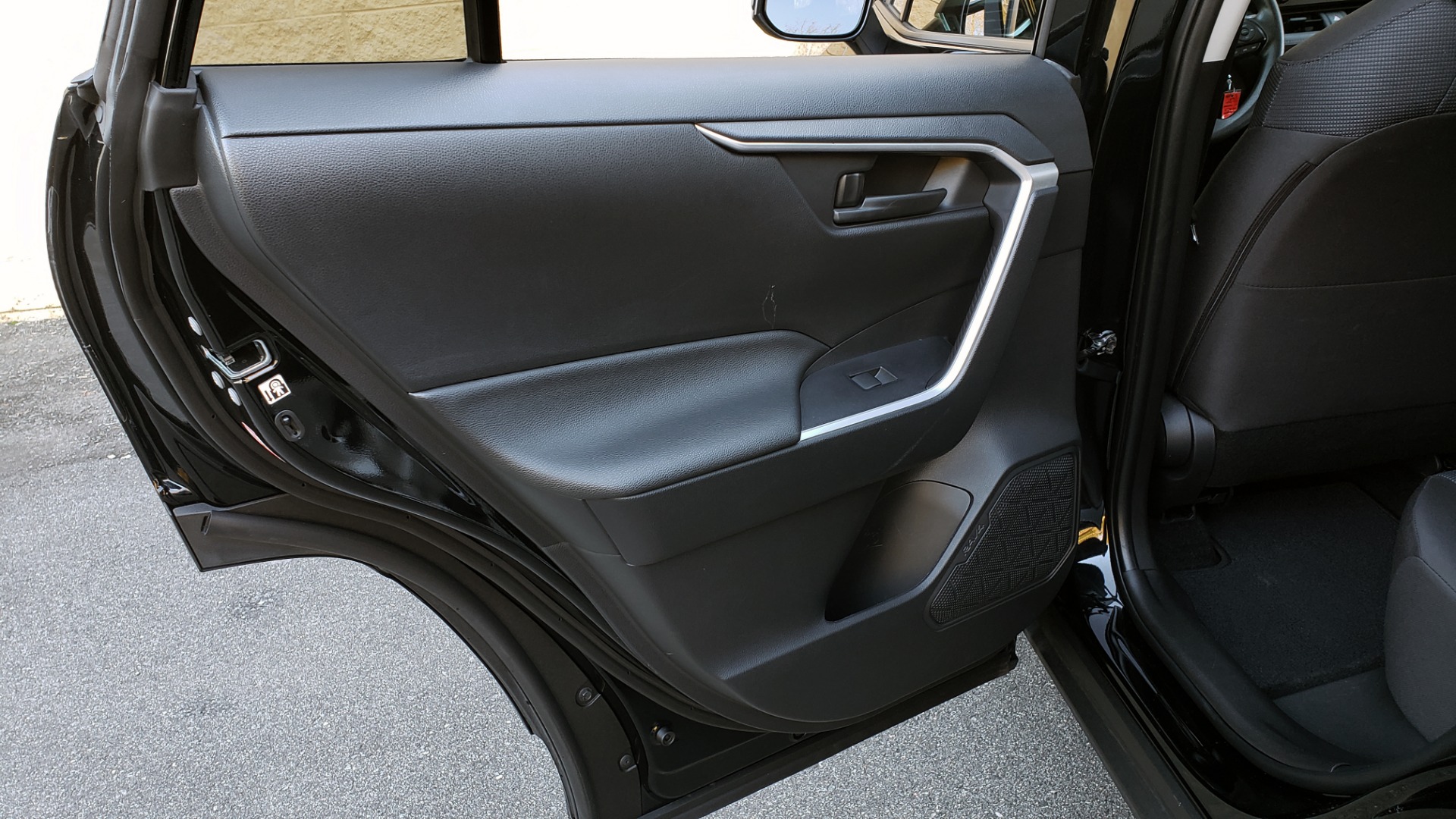Used 2019 Toyota RAV4 LE / 2.5L I4 / 8-SPEED AUTO / LTA / PCS / RSA / REARVIEW for sale Sold at Formula Imports in Charlotte NC 28227 53