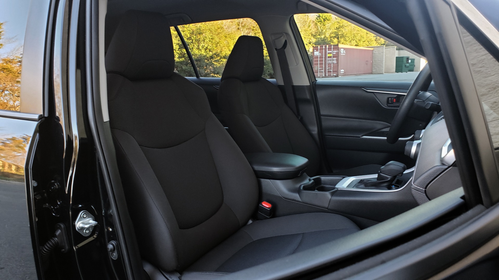 Used 2019 Toyota RAV4 LE / 2.5L I4 / 8-SPEED AUTO / LTA / PCS / RSA / REARVIEW for sale Sold at Formula Imports in Charlotte NC 28227 61