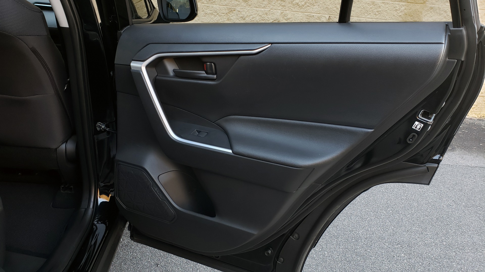 Used 2019 Toyota RAV4 LE / 2.5L I4 / 8-SPEED AUTO / LTA / PCS / RSA / REARVIEW for sale Sold at Formula Imports in Charlotte NC 28227 63