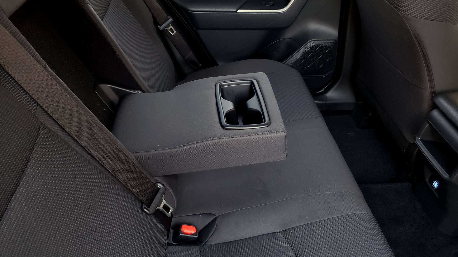 Used 2019 Toyota RAV4 LE / 2.5L I4 / 8-SPEED AUTO / LTA / PCS / RSA / REARVIEW for sale Sold at Formula Imports in Charlotte NC 28227 66