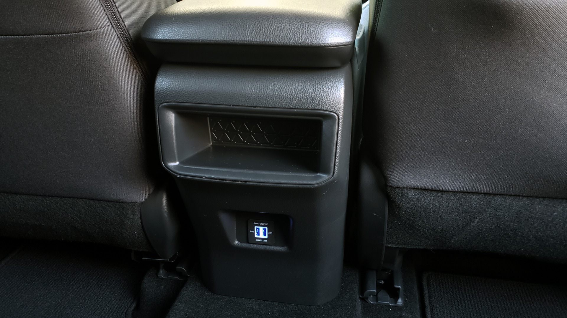 Used 2019 Toyota RAV4 LE / 2.5L I4 / 8-SPEED AUTO / LTA / PCS / RSA / REARVIEW for sale Sold at Formula Imports in Charlotte NC 28227 70
