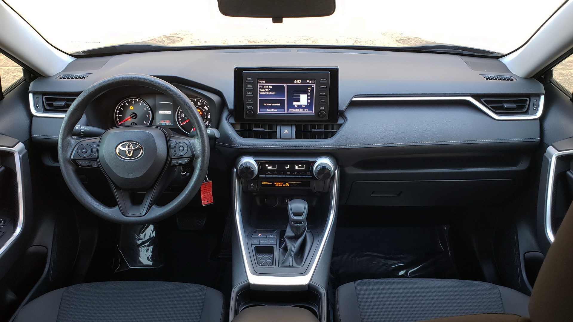 Used 2019 Toyota RAV4 LE / 2.5L I4 / 8-SPEED AUTO / LTA / PCS / RSA / REARVIEW for sale Sold at Formula Imports in Charlotte NC 28227 71