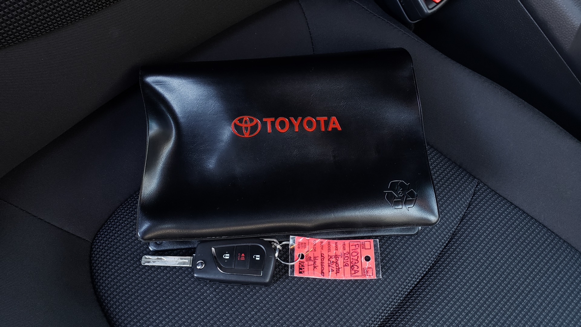 Used 2019 Toyota RAV4 LE / 2.5L I4 / 8-SPEED AUTO / LTA / PCS / RSA / REARVIEW for sale Sold at Formula Imports in Charlotte NC 28227 81