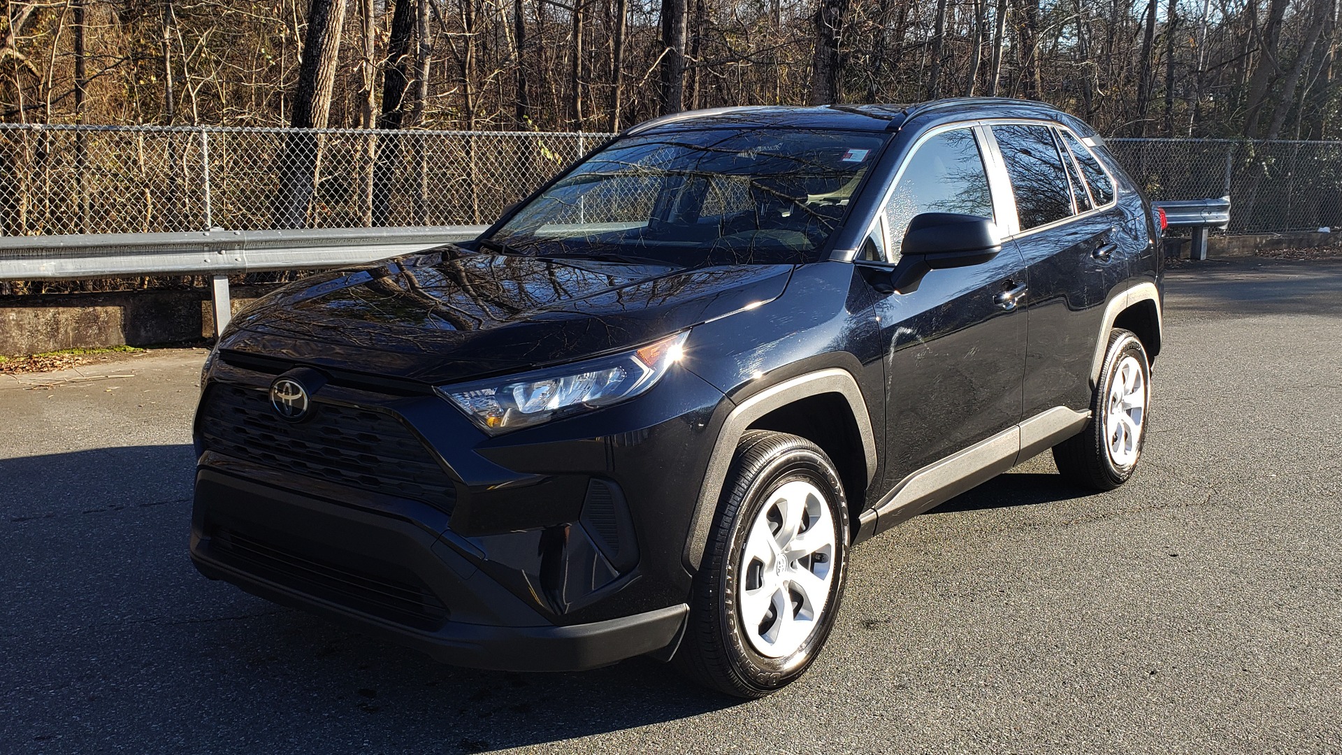 Used 2019 Toyota RAV4 LE / 2.5L I4 / 8-SPEED AUTO / LTA / PCS / RSA / REARVIEW for sale Sold at Formula Imports in Charlotte NC 28227 1