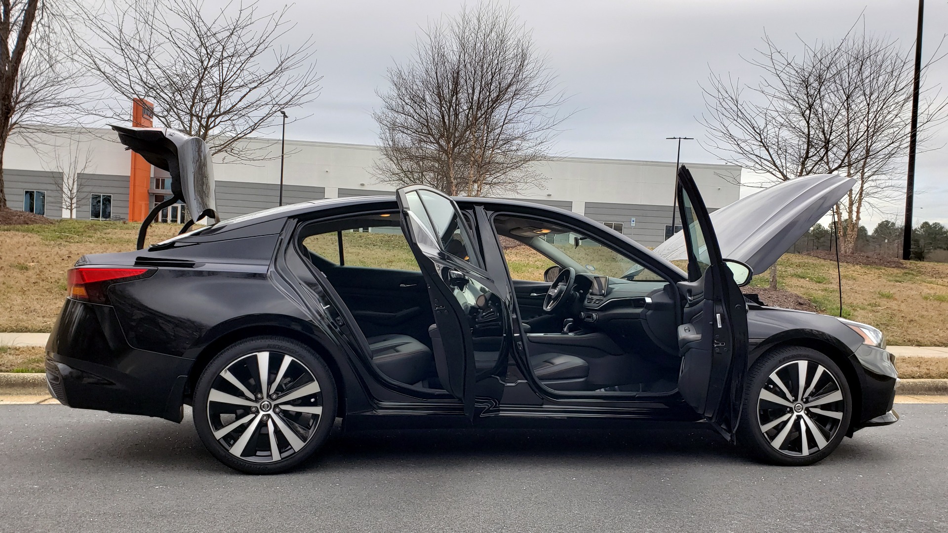 Used 2019 Nissan ALTIMA 2.5 SR PREMIUM / 2.5L / CVT TRANS / HTD STS / SUNROOF / REARVIEW for sale Sold at Formula Imports in Charlotte NC 28227 11