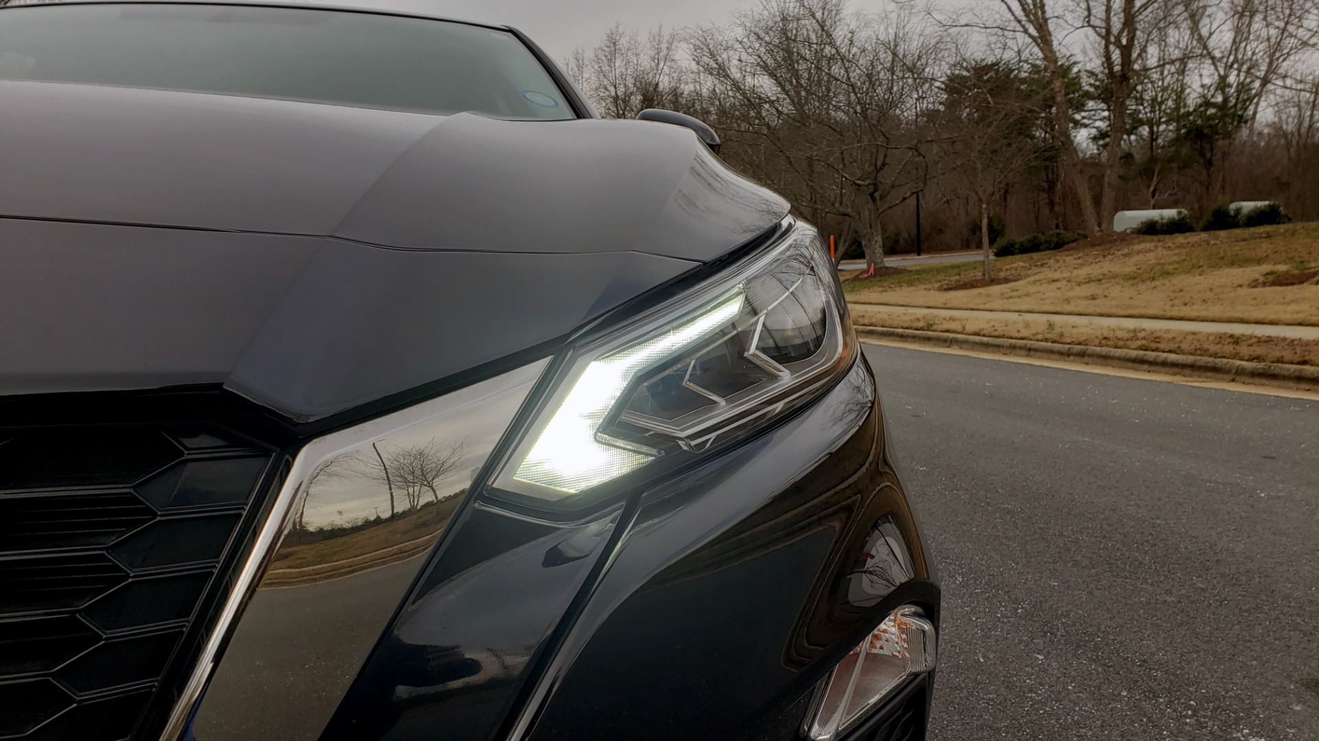 Used 2019 Nissan ALTIMA 2.5 SR PREMIUM / 2.5L / CVT TRANS / HTD STS / SUNROOF / REARVIEW for sale Sold at Formula Imports in Charlotte NC 28227 23