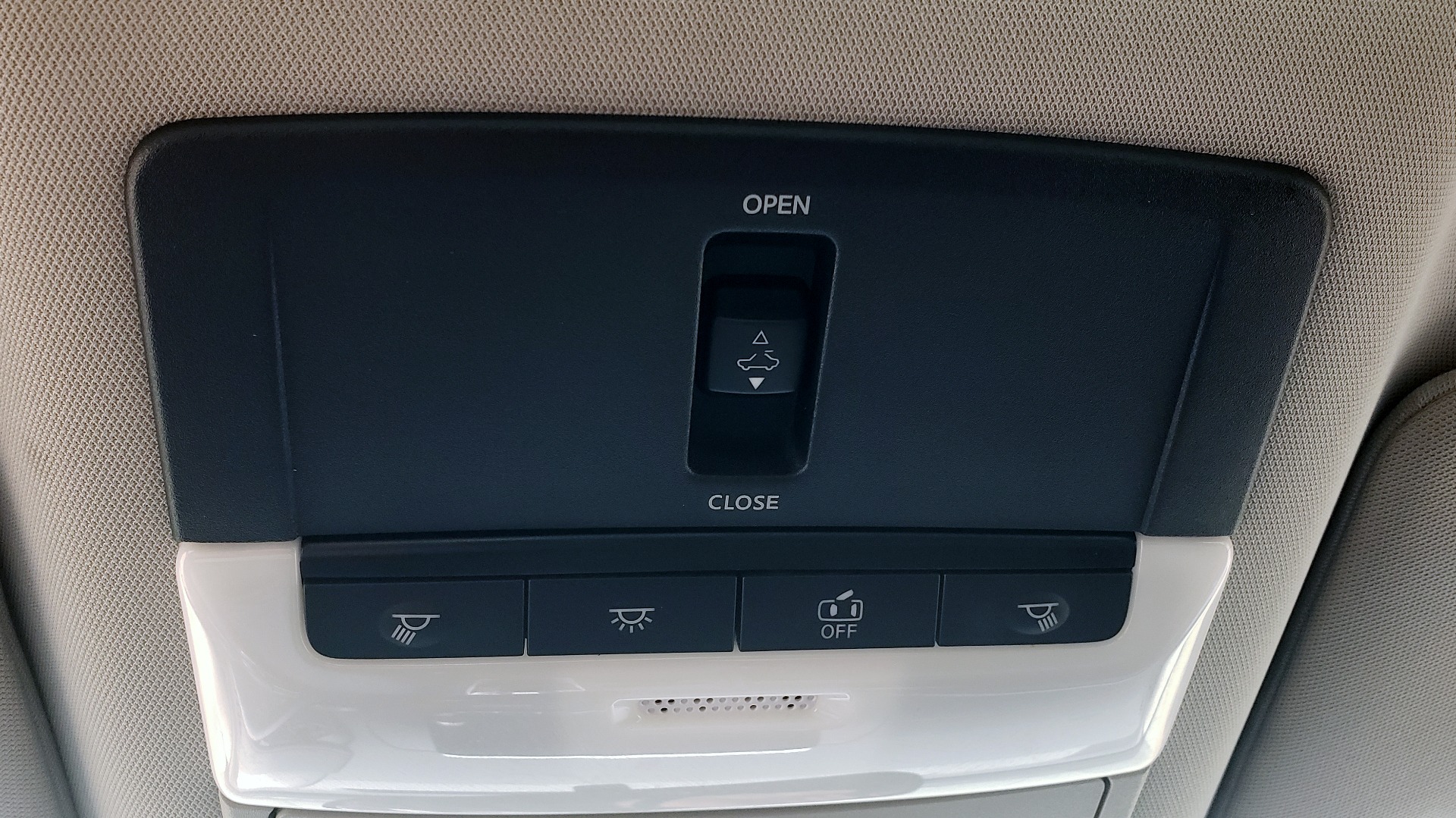Used 2019 Nissan ALTIMA 2.5 SR PREMIUM / 2.5L / CVT TRANS / HTD STS / SUNROOF / REARVIEW for sale Sold at Formula Imports in Charlotte NC 28227 53