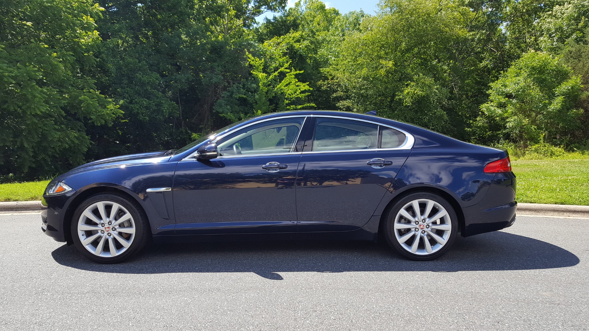 Used 2014 Jaguar XF V6 SC AWD PREMIUM / NAV / COLD CLIMATE PKG / VISION / REARVIEW for sale Sold at Formula Imports in Charlotte NC 28227 2