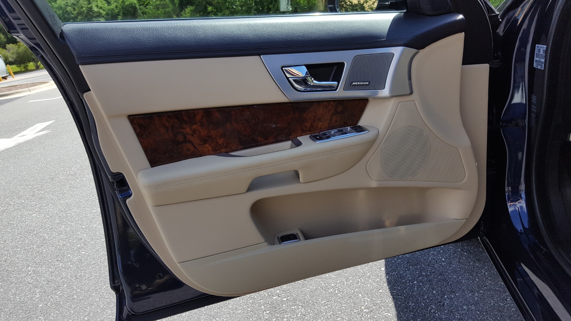 Used 2014 Jaguar XF V6 SC AWD PREMIUM / NAV / COLD CLIMATE PKG / VISION / REARVIEW for sale Sold at Formula Imports in Charlotte NC 28227 24