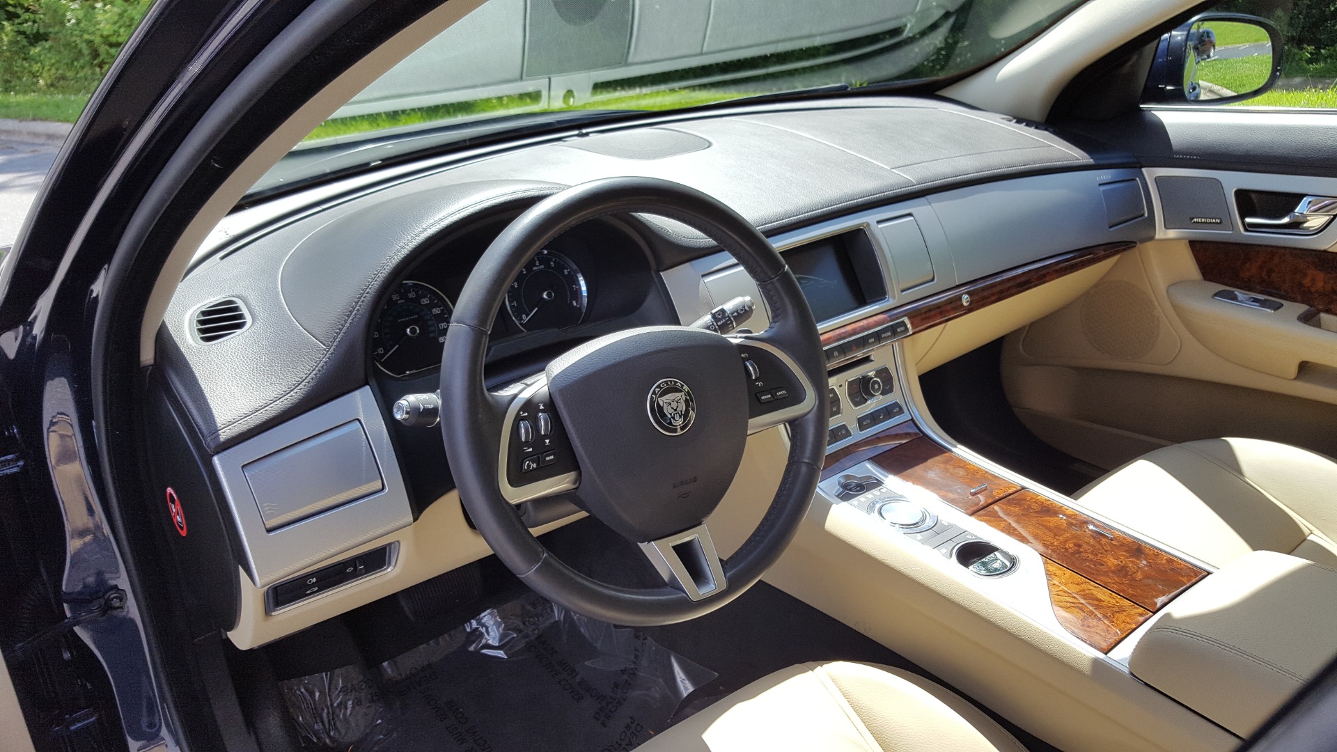 Used 2014 Jaguar XF V6 SC AWD PREMIUM / NAV / COLD CLIMATE PKG / VISION / REARVIEW for sale Sold at Formula Imports in Charlotte NC 28227 30