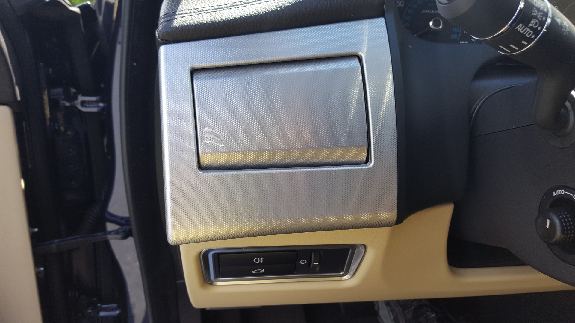 Used 2014 Jaguar XF V6 SC AWD PREMIUM / NAV / COLD CLIMATE PKG / VISION / REARVIEW for sale Sold at Formula Imports in Charlotte NC 28227 31
