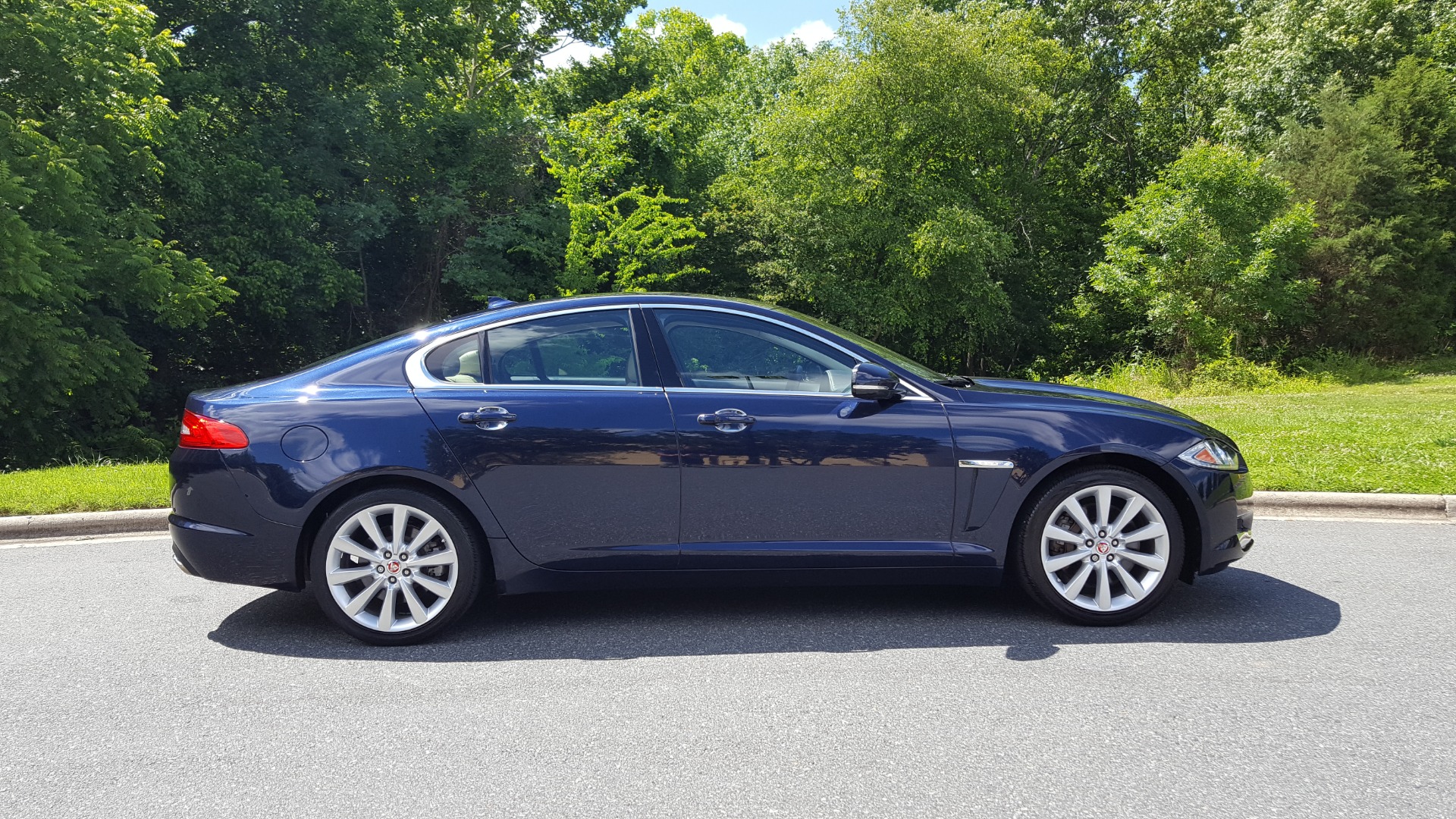 Used 2014 Jaguar XF V6 SC AWD PREMIUM / NAV / COLD CLIMATE PKG / VISION / REARVIEW for sale Sold at Formula Imports in Charlotte NC 28227 7