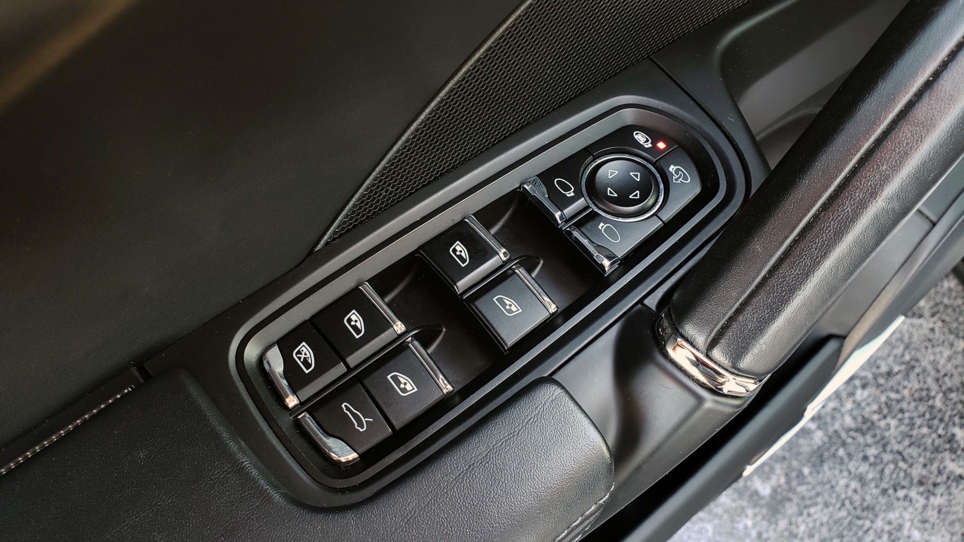 Used 2015 Porsche CAYENNE TURBO V8 / PREMIUM / NAV / SUNROOF / PARK ASSIST / LCA / REARVIEW for sale Sold at Formula Imports in Charlotte NC 28227 53