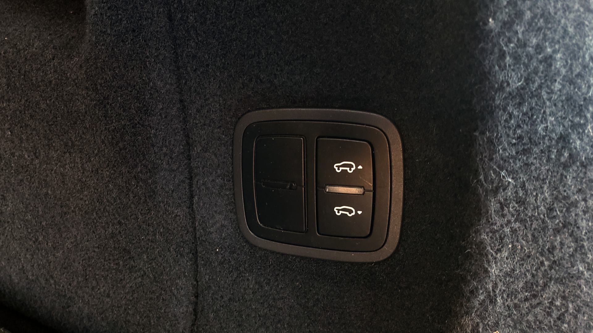 Used 2015 Porsche CAYENNE TURBO V8 / PREMIUM / NAV / SUNROOF / PARK ASSIST / LCA / REARVIEW for sale Sold at Formula Imports in Charlotte NC 28227 67