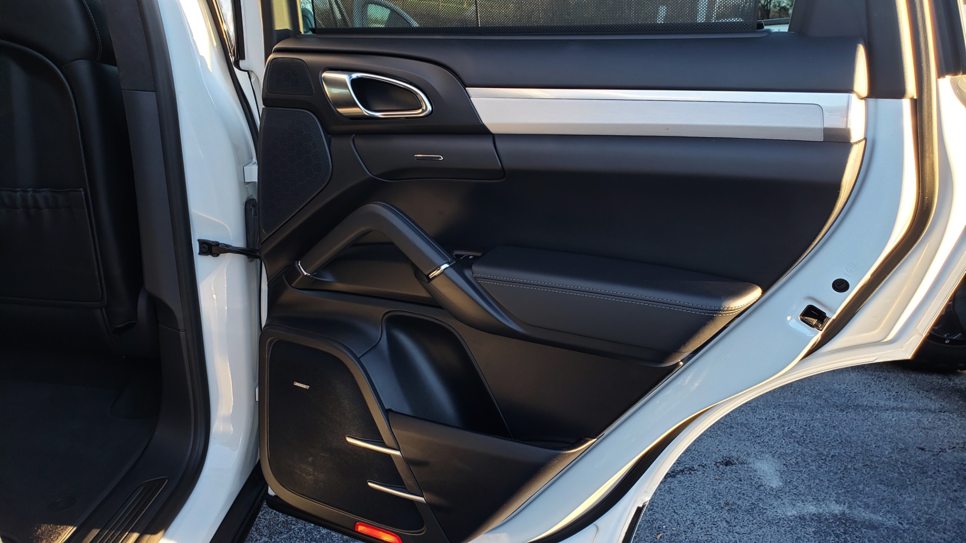 Used 2015 Porsche CAYENNE TURBO V8 / PREMIUM / NAV / SUNROOF / PARK ASSIST / LCA / REARVIEW for sale Sold at Formula Imports in Charlotte NC 28227 76