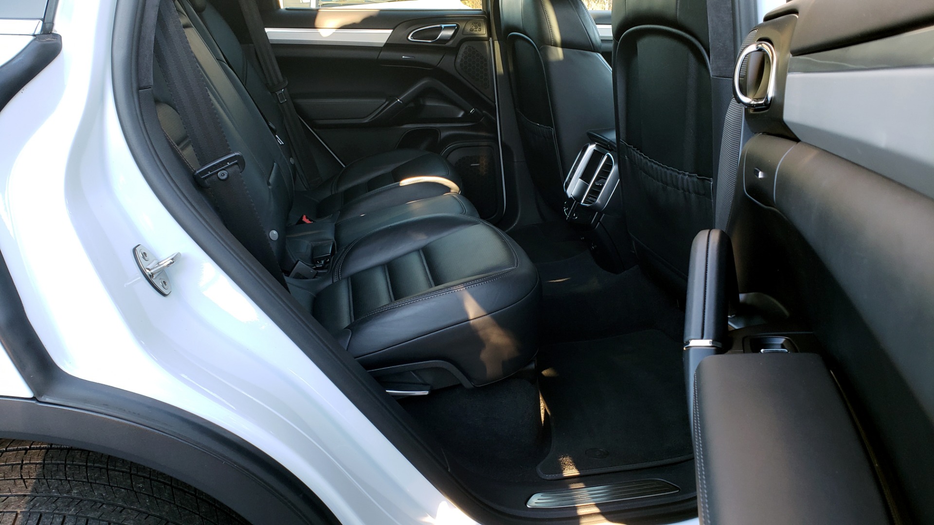 Used 2015 Porsche CAYENNE TURBO V8 / PREMIUM / NAV / SUNROOF / PARK ASSIST / LCA / REARVIEW for sale Sold at Formula Imports in Charlotte NC 28227 78