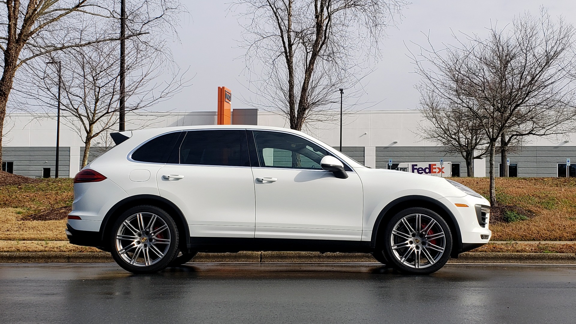 Used 2015 Porsche CAYENNE TURBO V8 / PREMIUM / NAV / SUNROOF / PARK ASSIST / LCA / REARVIEW for sale Sold at Formula Imports in Charlotte NC 28227 8